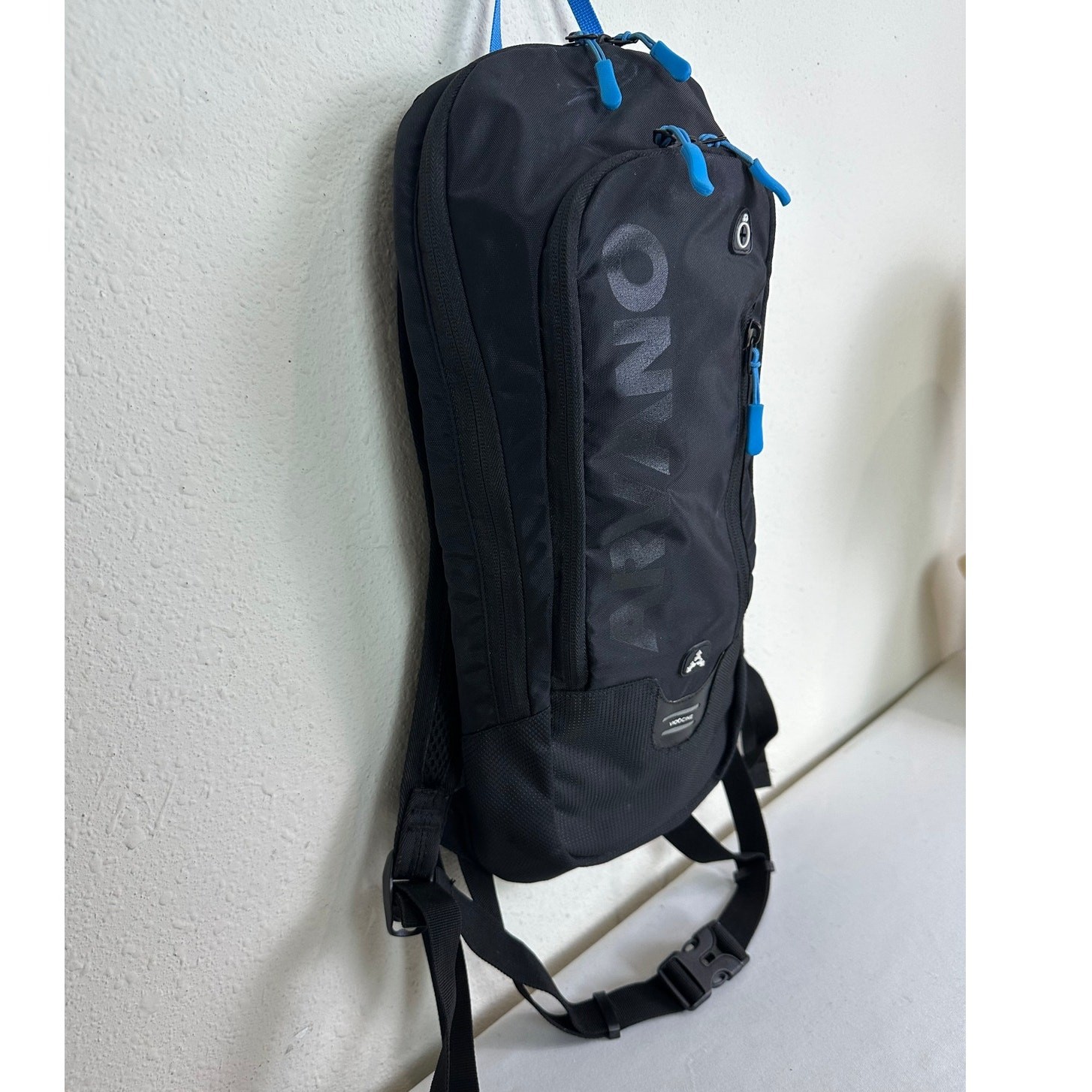 Arvano Hydration Backpack Lightweight Cycling Hiking Daypack Black Adjustable