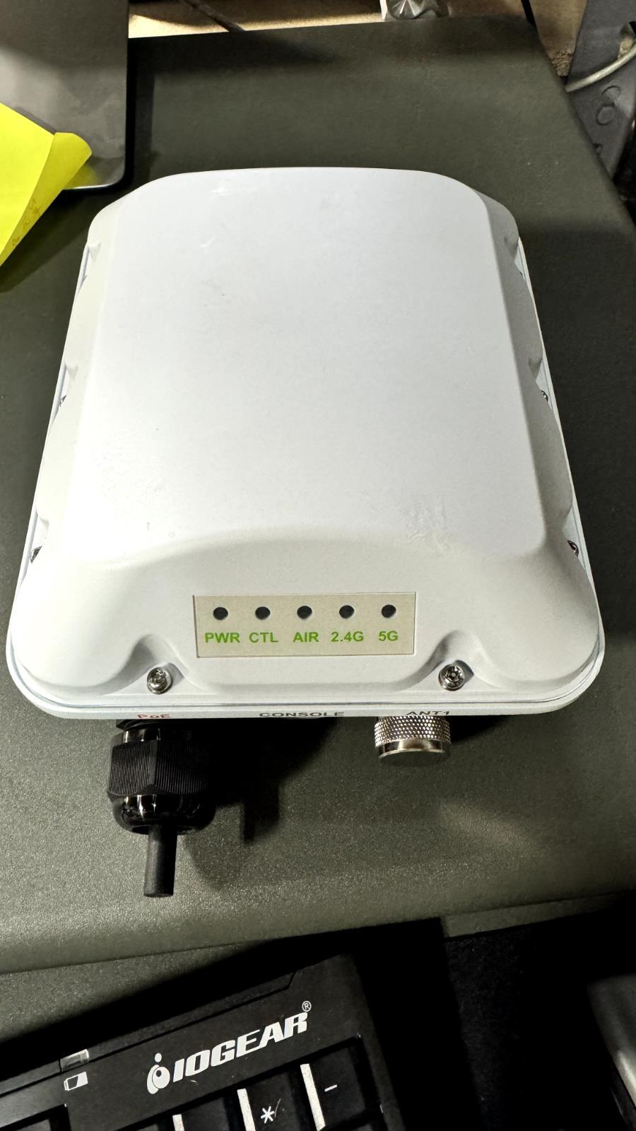Ruckus T305e Outdoor 802.11ac Wave 2 2x2:2 Wi-Fi AP 901-T305-WW81