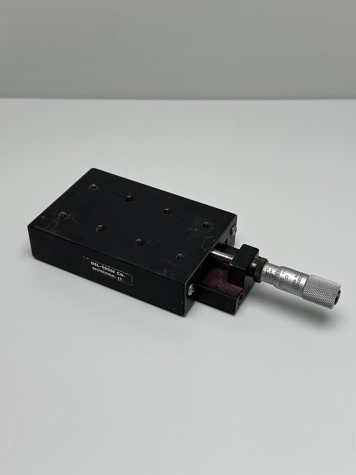 Del-Tron Linear Positioning Stage