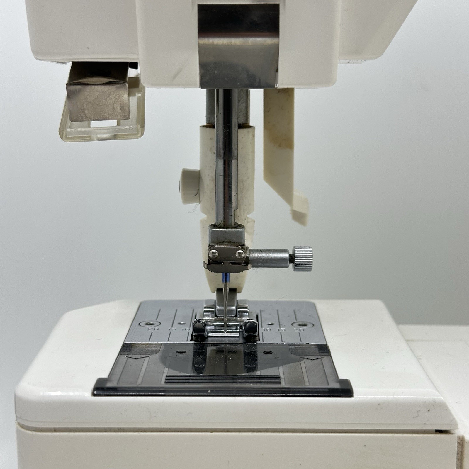Elna Swiss Made 8000 Computerized Sewing Machine White UNTESTED No Pedal/AV