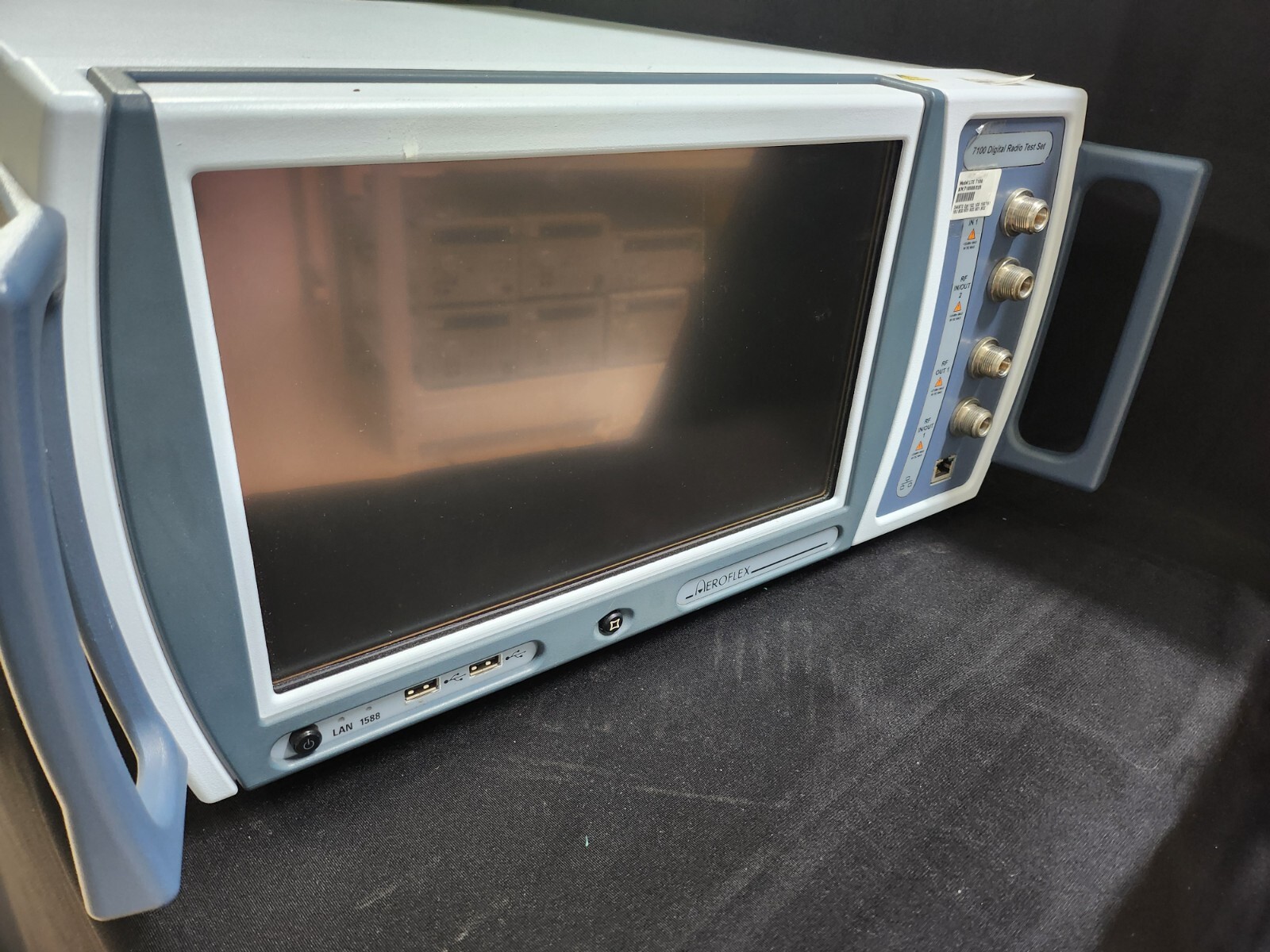 Aeroflex 7100: Radio Test Set 102 105 150 151 153 500 501 900 901 902 (220)
