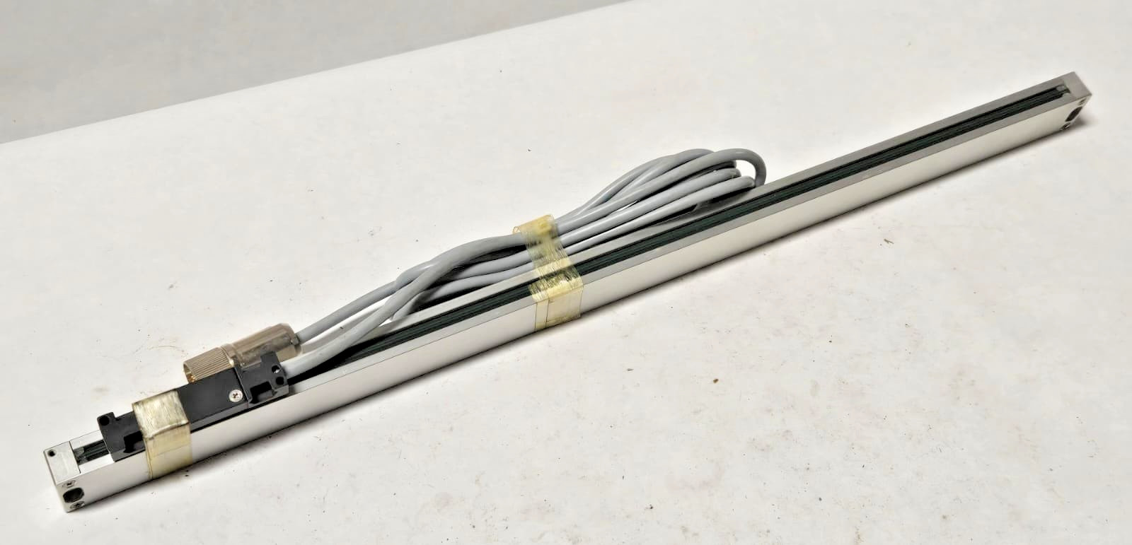 New HEIDENHAIN LS 403 Glass Linear 22" Scale