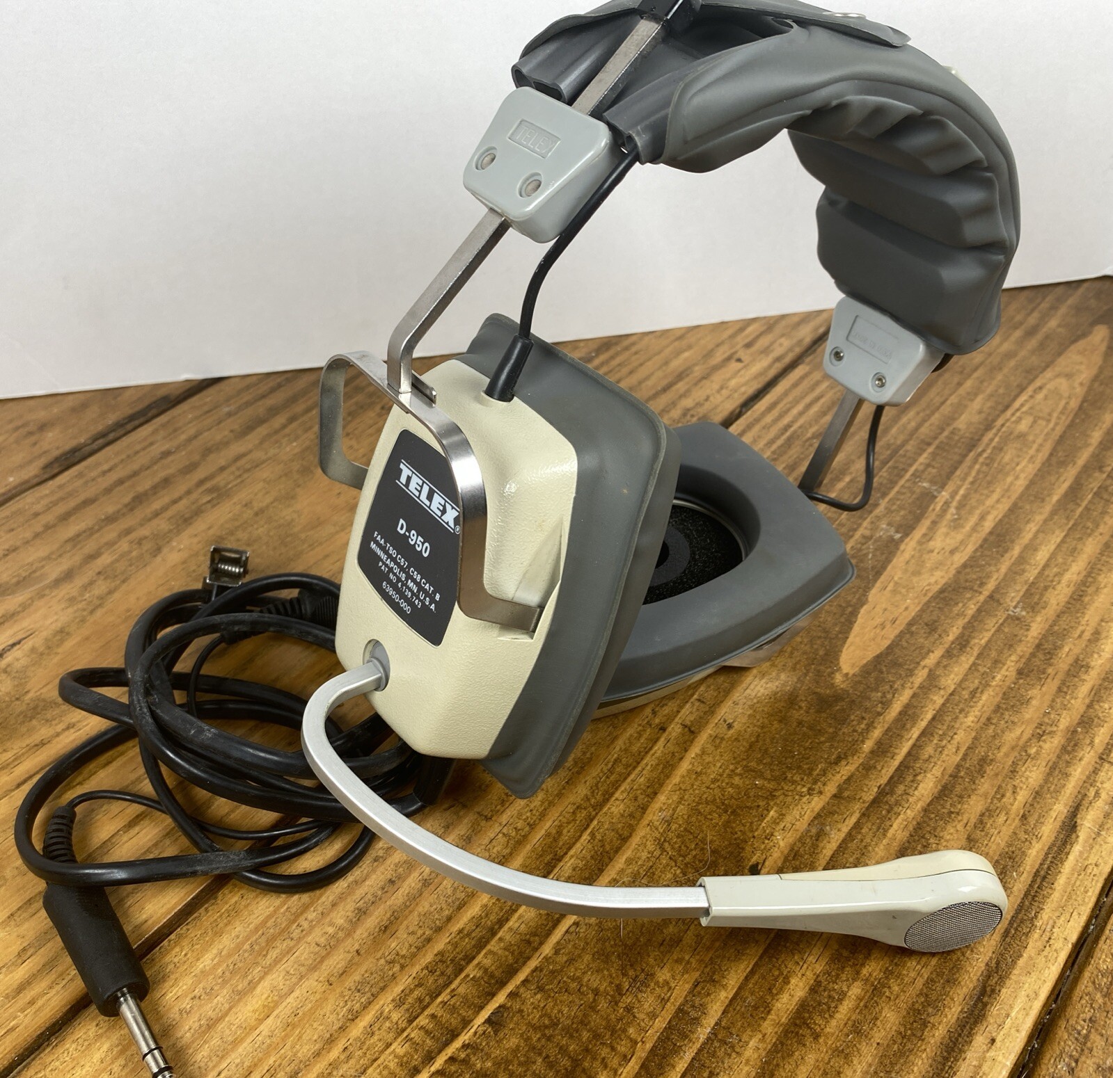 TELEX D-950 AVIATION HEADPHONES & MICROPHONE FLYING PILOT Collectible Audio Jack
