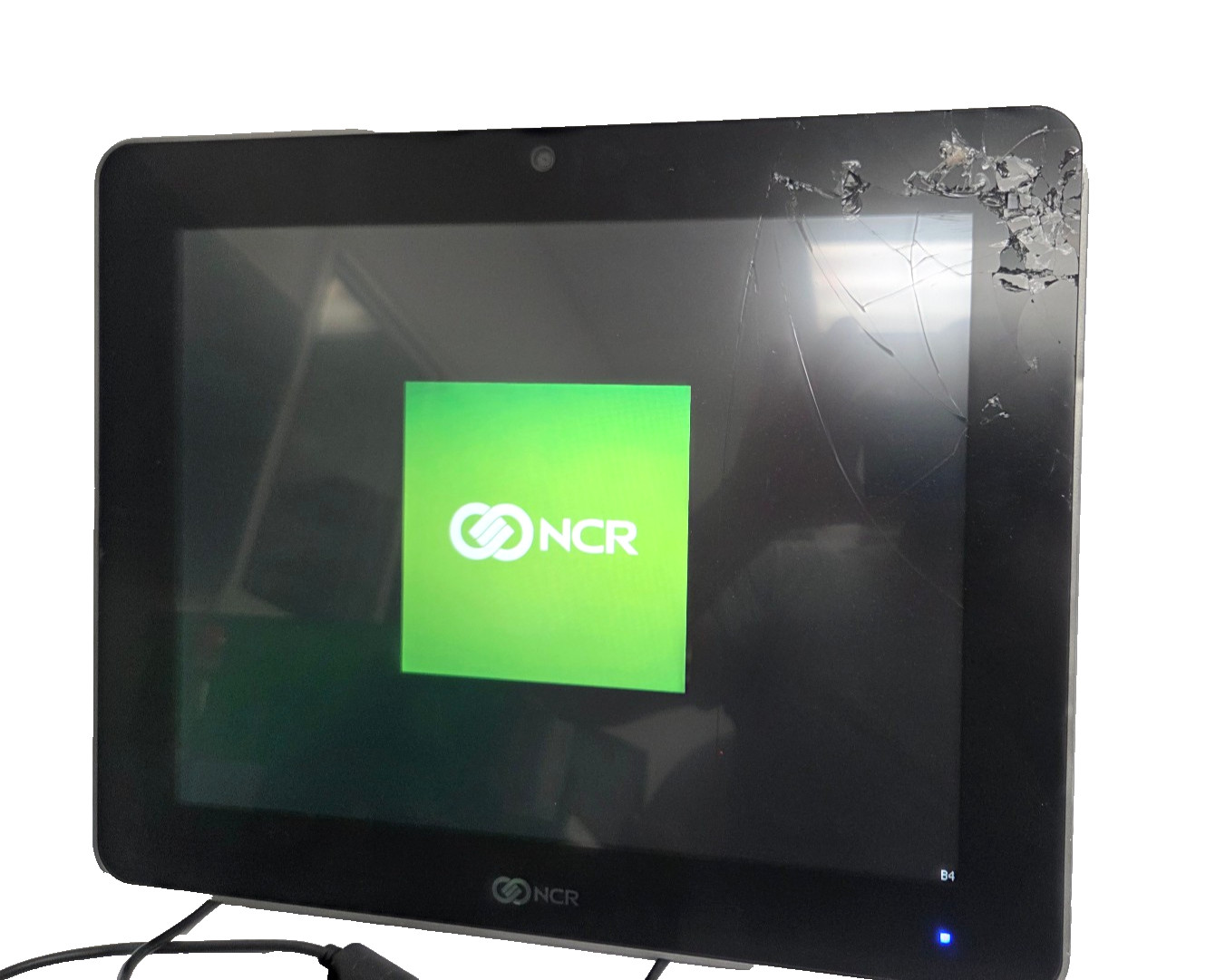 NCR XR7 Plus 15" POS  i3-6100TE 8GB/120GB SSD, No OS/PSU, CRACKED SCREEN, WORKS!