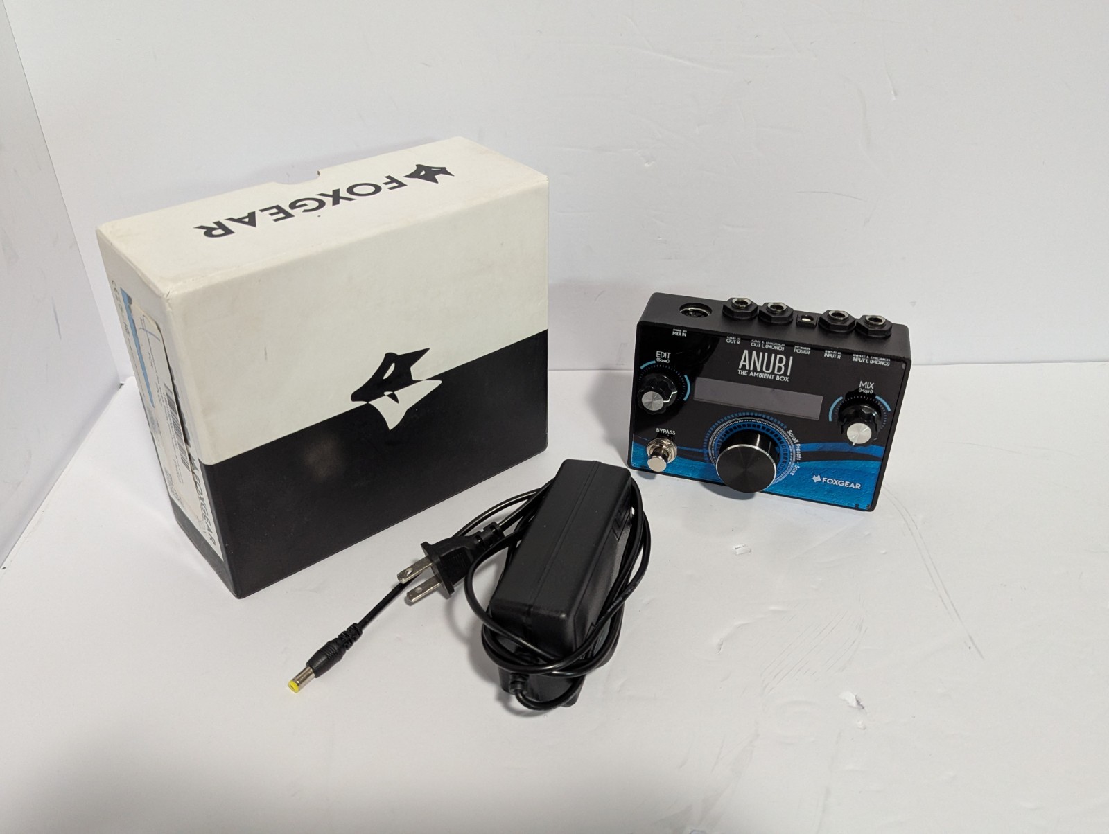 FoxGear Anubi Ambient Box Reverb Effects Pedal Black and Blue