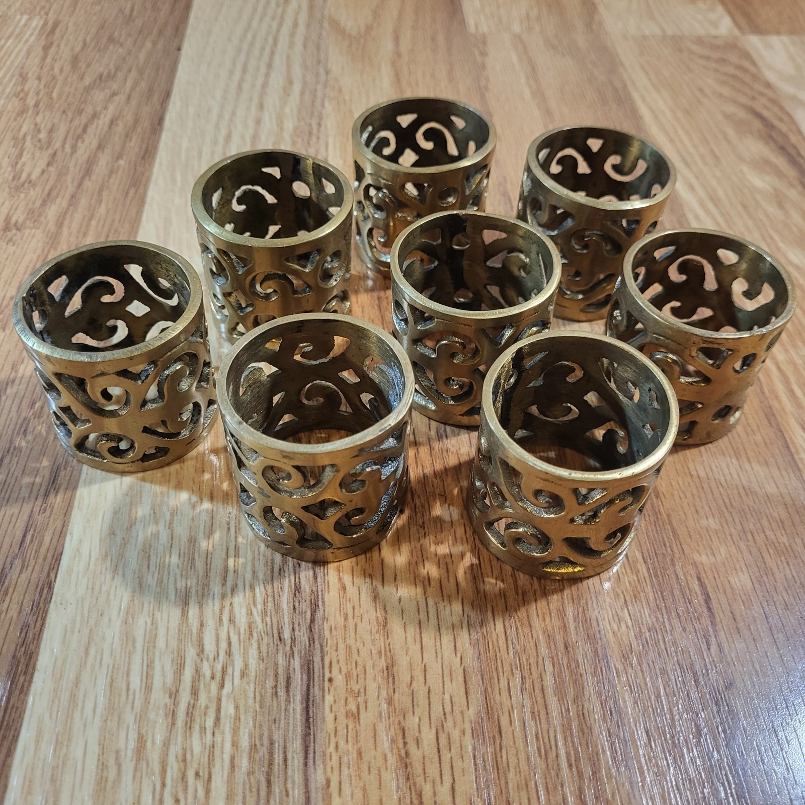 8 Brass Napkin Rings Heavy Scroll Filigree Classic Fancy Fine Dining