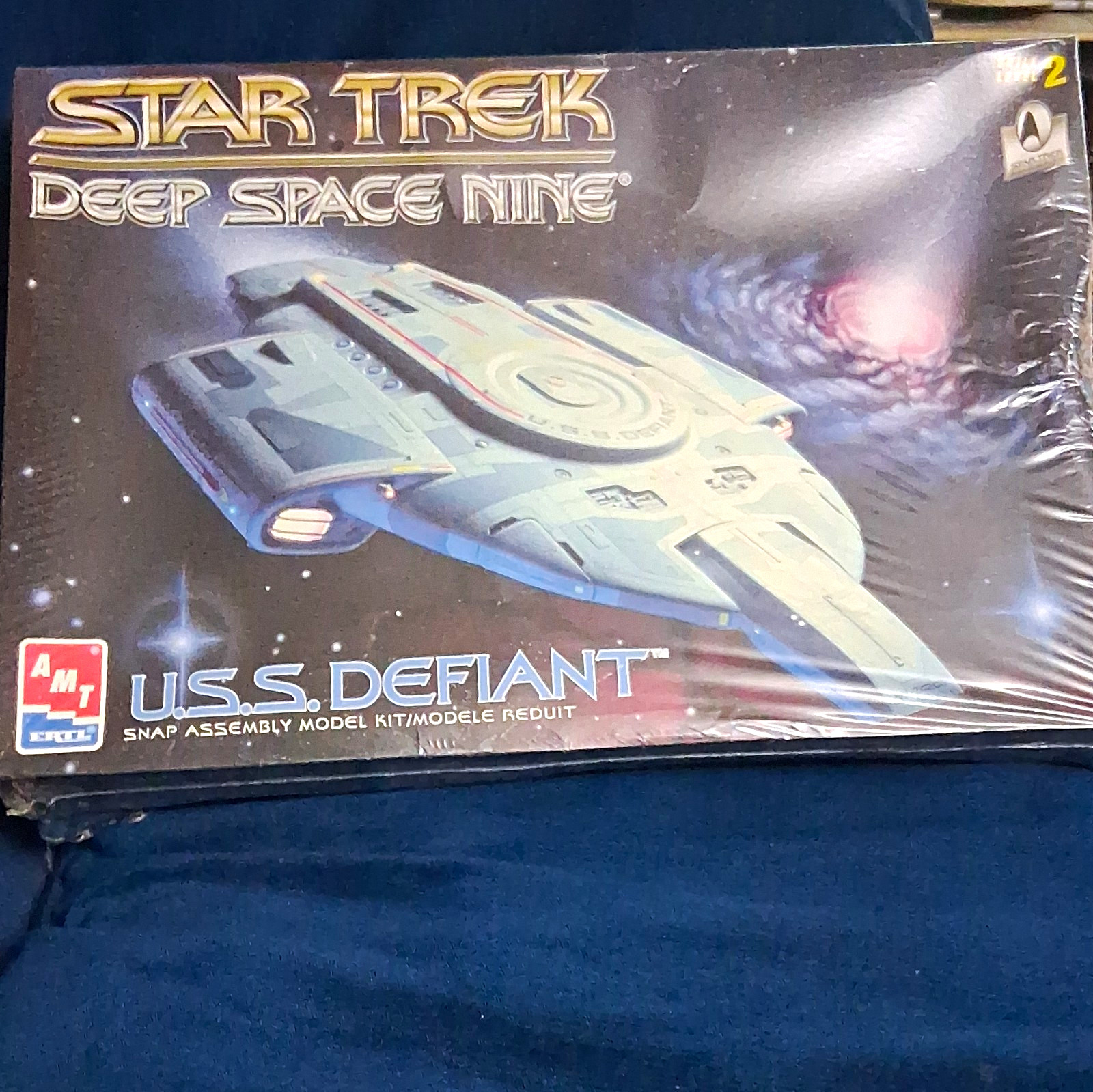 AMT Star Trek Deep Space Nine USS Defiant Snap Assembly Unassembled Model Kit