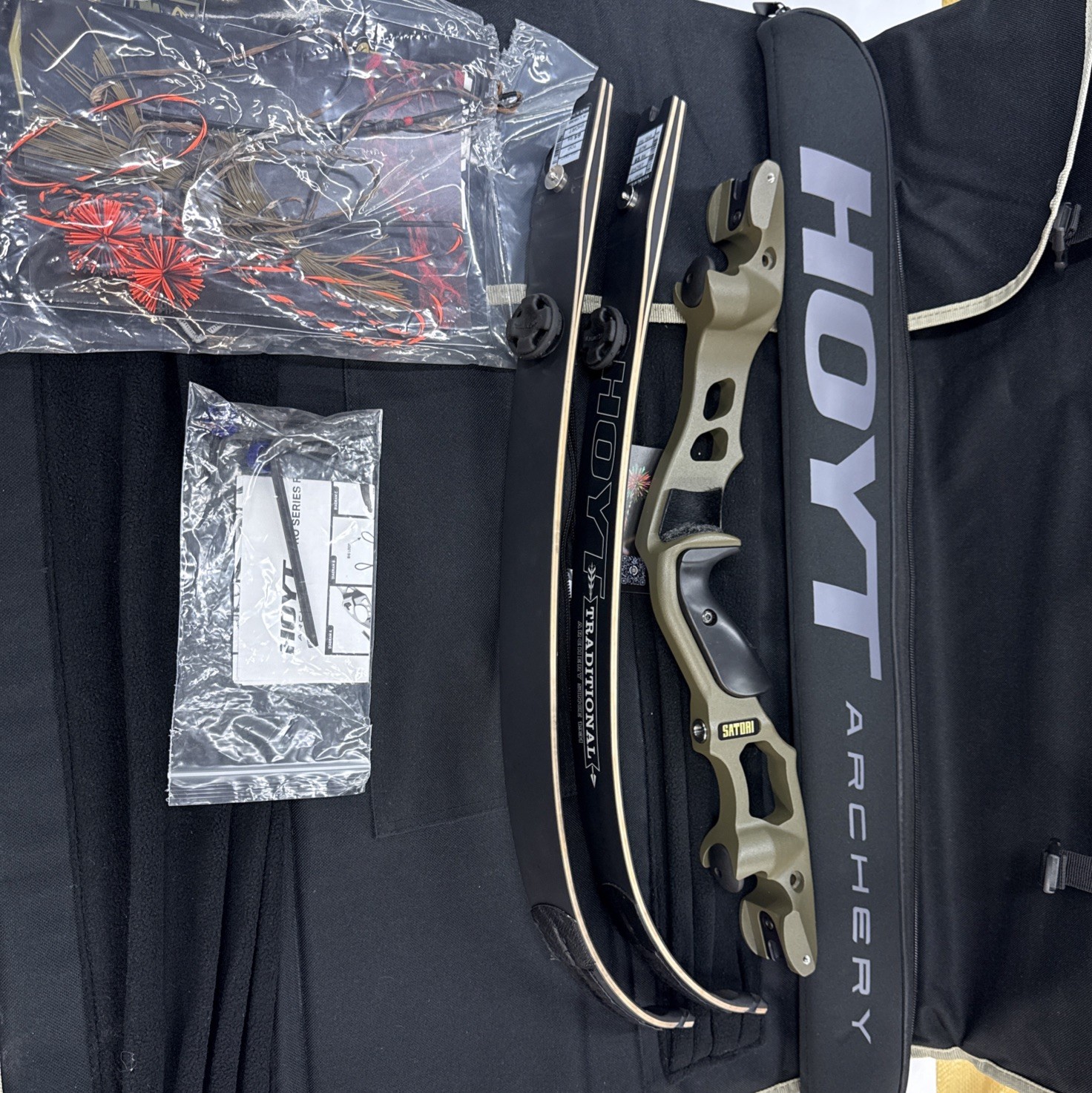 Item 4004 - Hoyt Archery Recurve Bow - Satori 19” OD Green 65 lbs Short Limbs