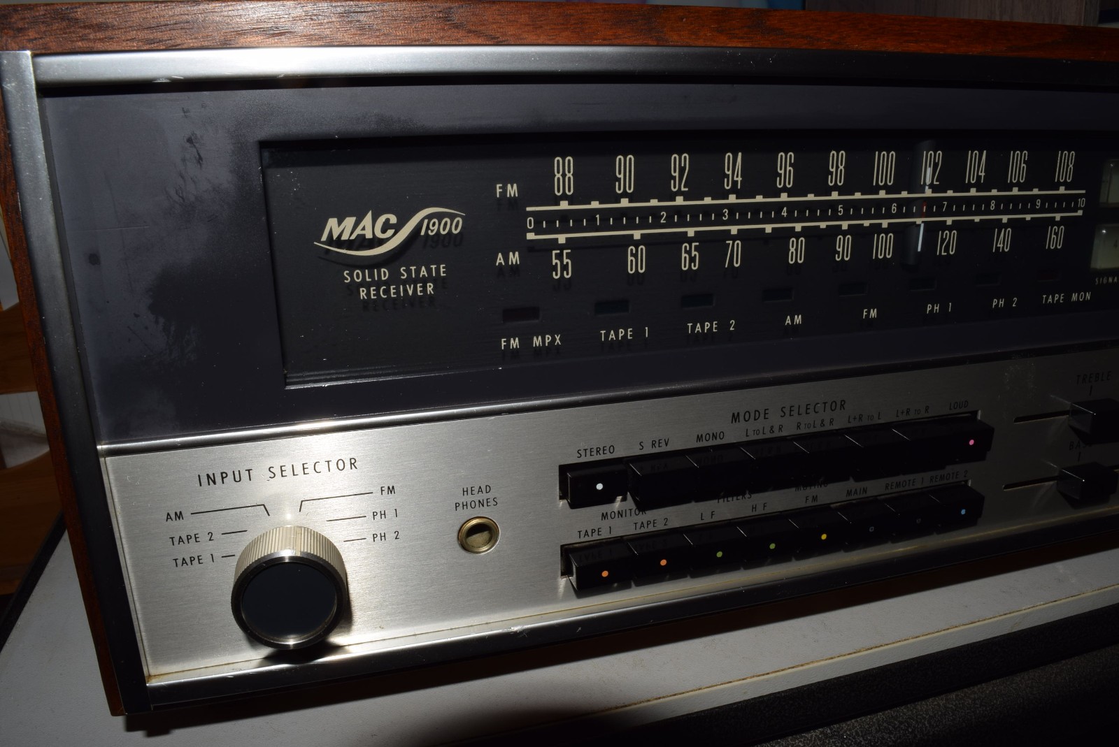 McIntosh Mac 1900 Solid State AM/FM Receiver - Clean