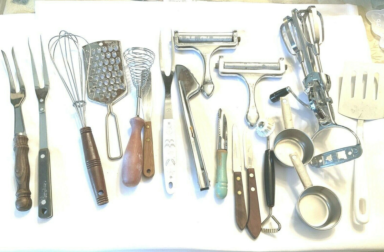 Vintage Kitchen Utensil Mixed Lot 18 Pieces Some Have Wooden Handles Good Cond