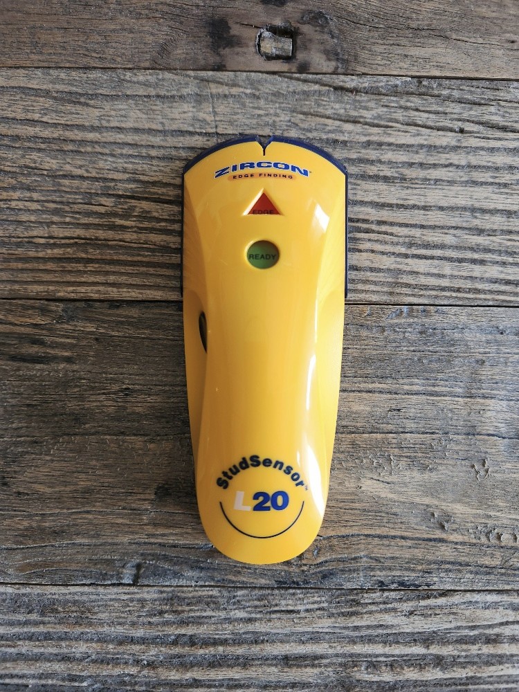 Zircon StudSensor L20 Stud Finder 0.75-in Scan Depth Wood Stud Finder New Battey