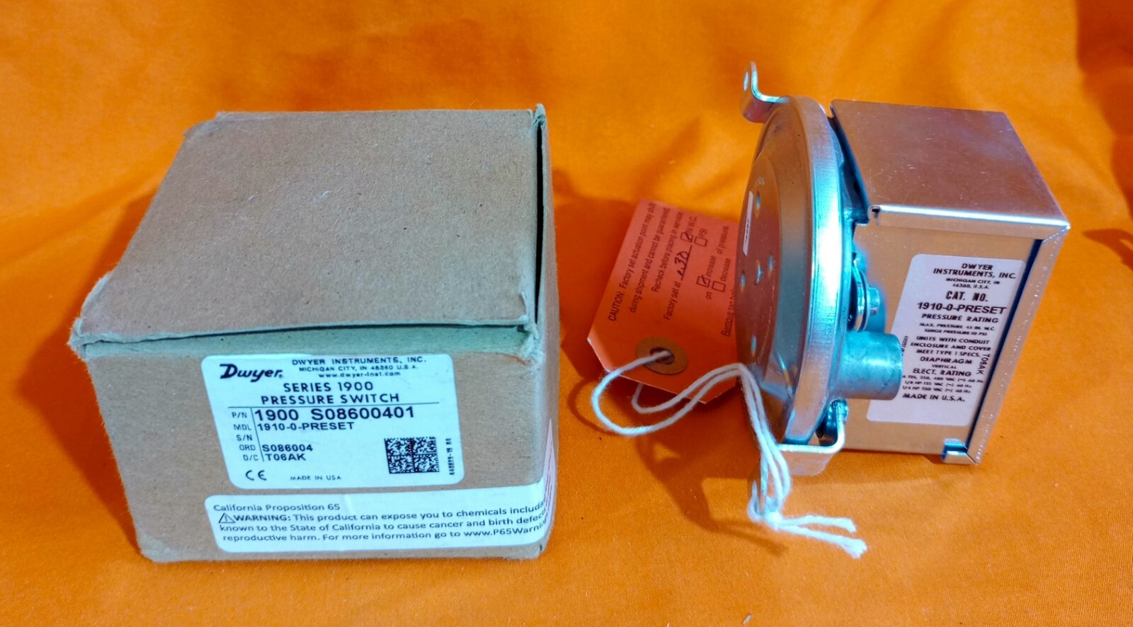 Lot of 2 Dwyer 1900 S08600401 Pressure Switch