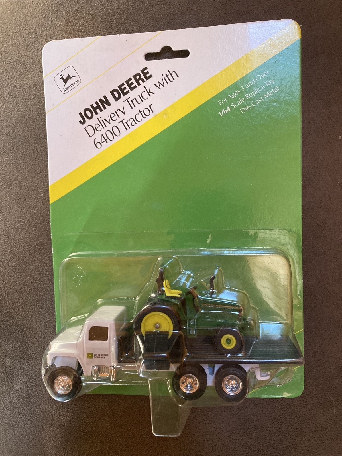 ERTL 1/64 Delivery Truck with John Deere 6400  NIB #5836