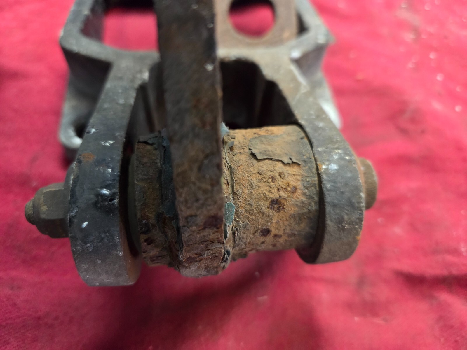 PETERBILT HOOD PIVOT HINGE ASSY A62 - 6031 ,
