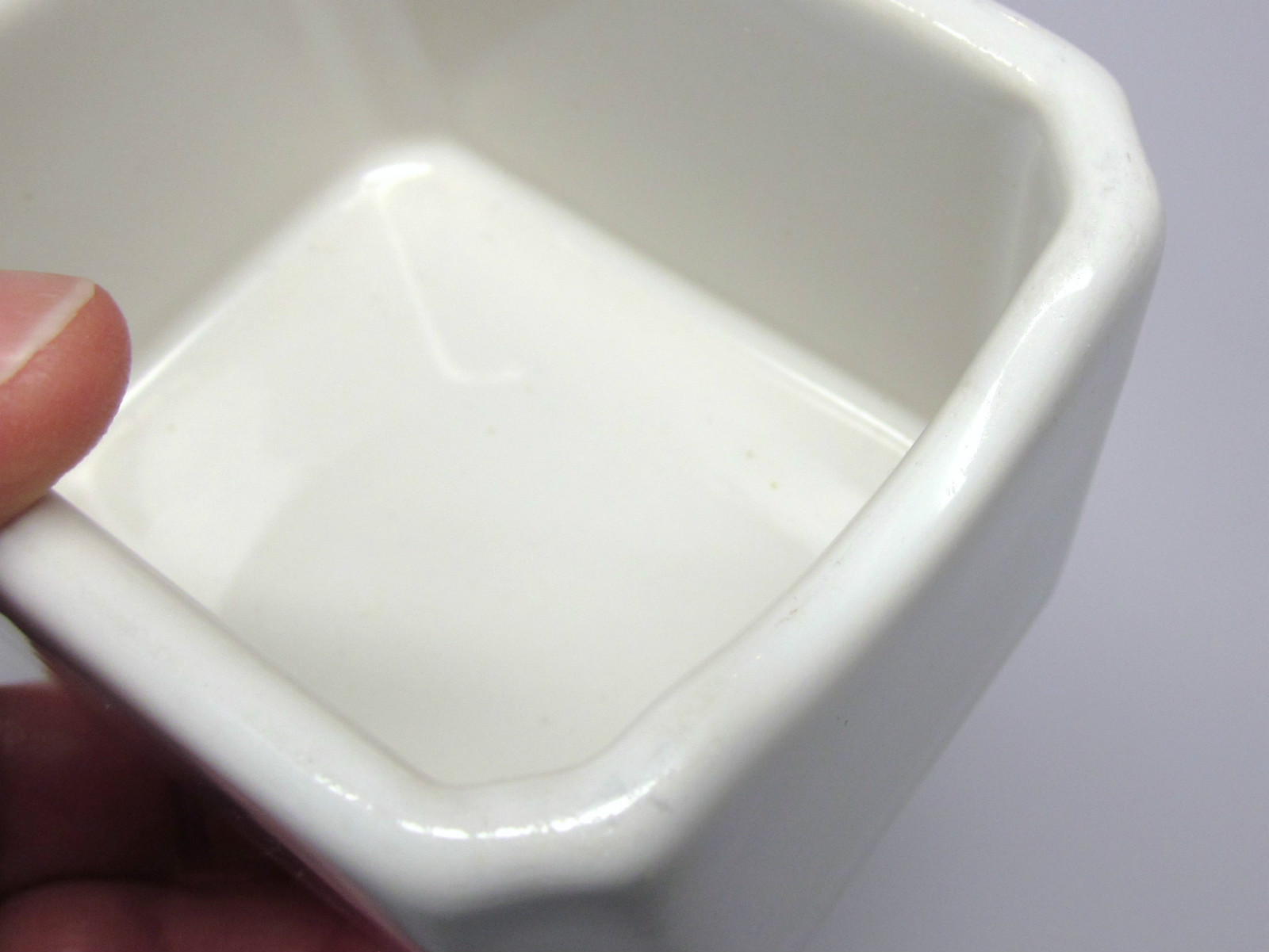 Bel Terr White Sugar Packet Holder #9716