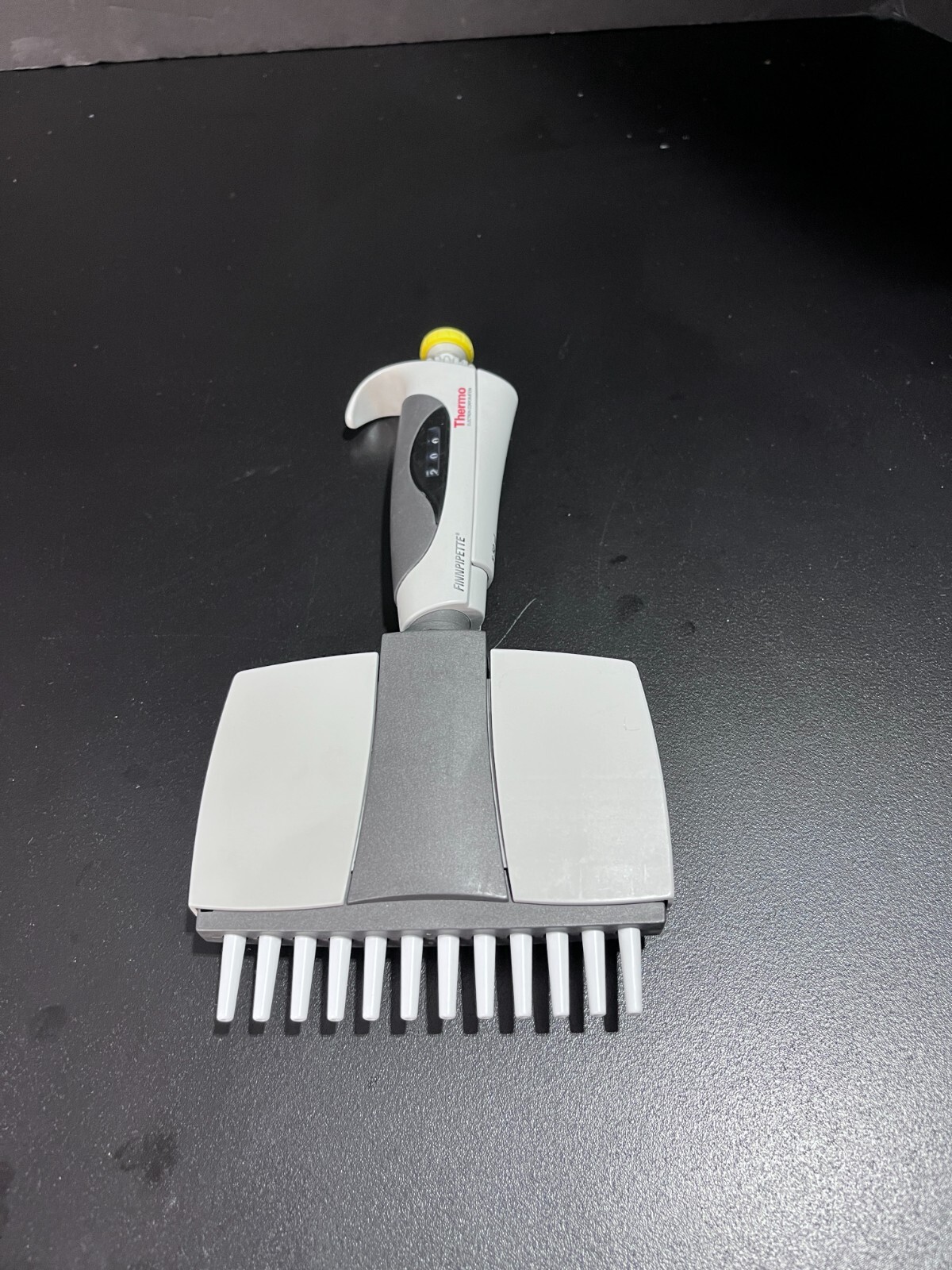 Finnpipette 12 Channel Pipette 50 ul Adjustable Volume