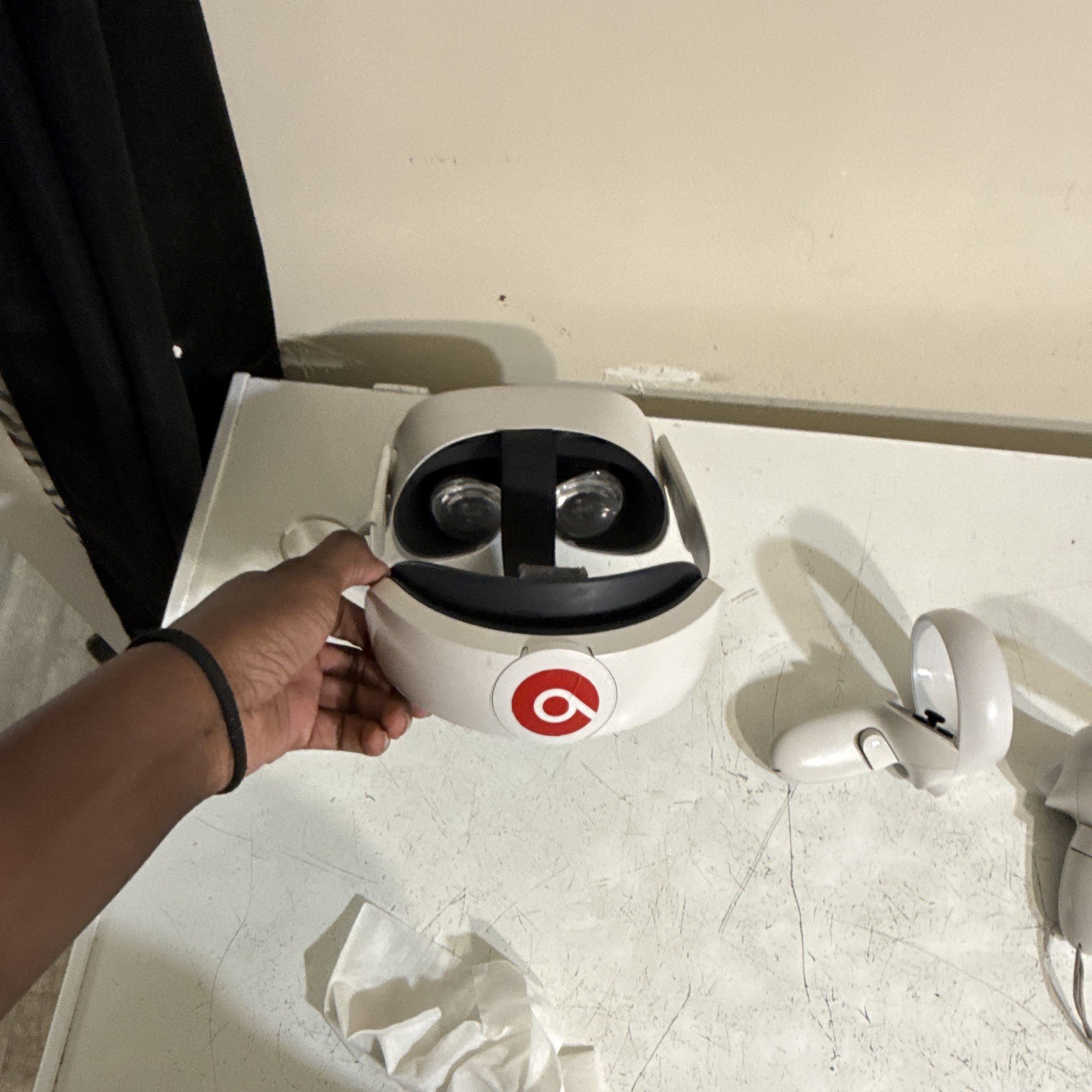 Meta Quest 2 Standalone VR Headset White with 2 Motion Controllers