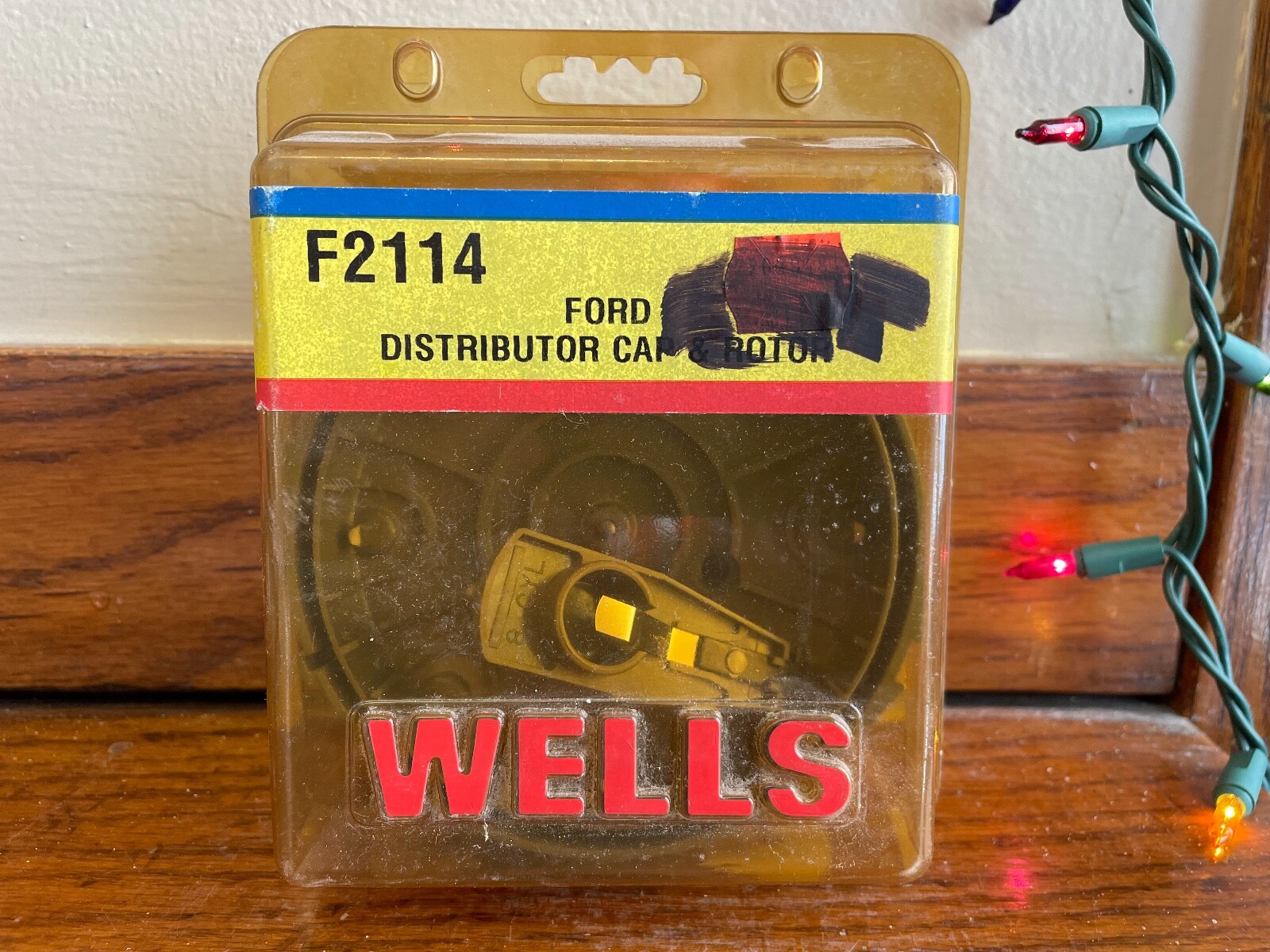 Wells - F2114 - 8-Cylinder - Ford - Distributor Cap & Rotor
