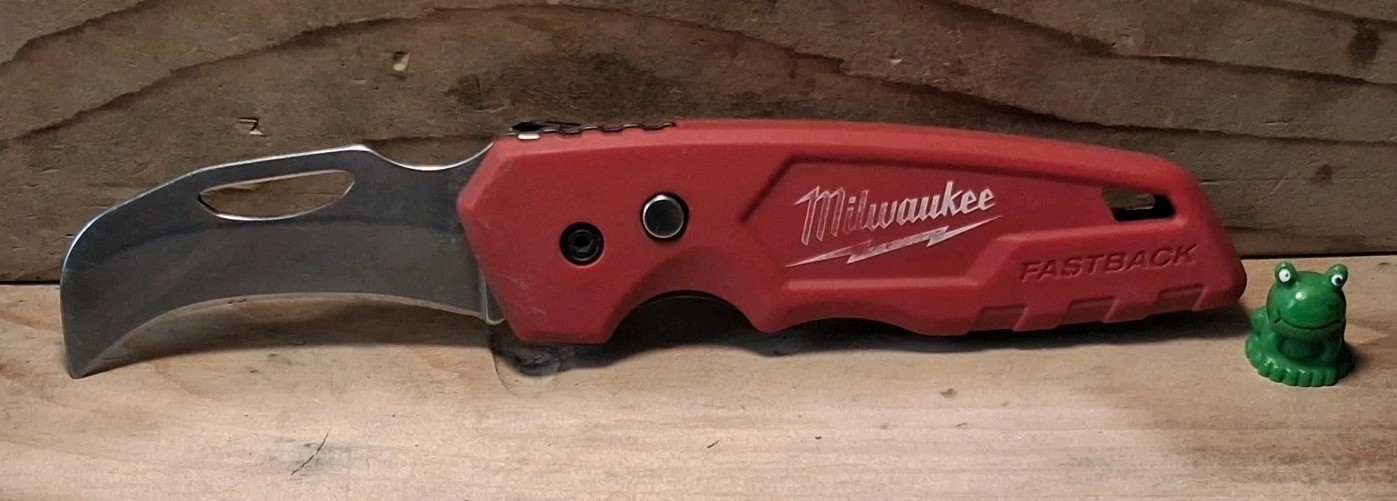 RED MILWAUKEE FASTBACK 48-22-1525 CLIP-ON HAWKSBILL LINERLOCK  POCKET KNIFE