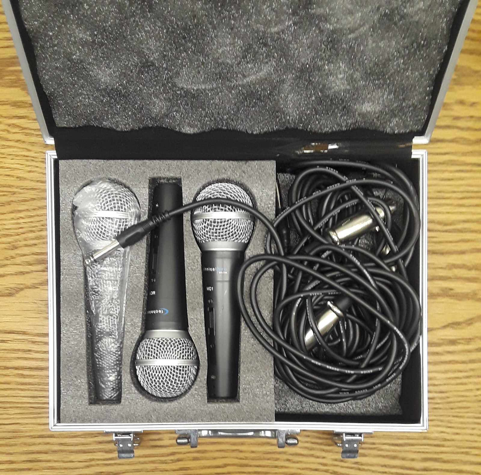 Technical Pro MC1 3-Piece Digital Processing Wired Microphones (Brand New!)