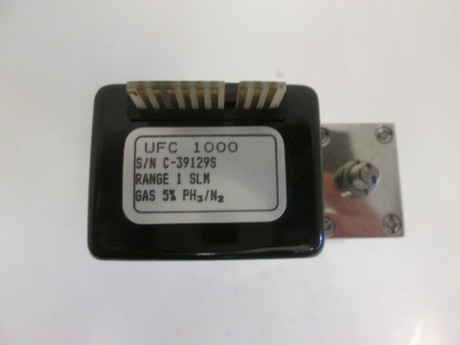 Unit UFC-1000, MFC, Mass Flow Controller, 5% PH3/N2, 1 SLM, Used