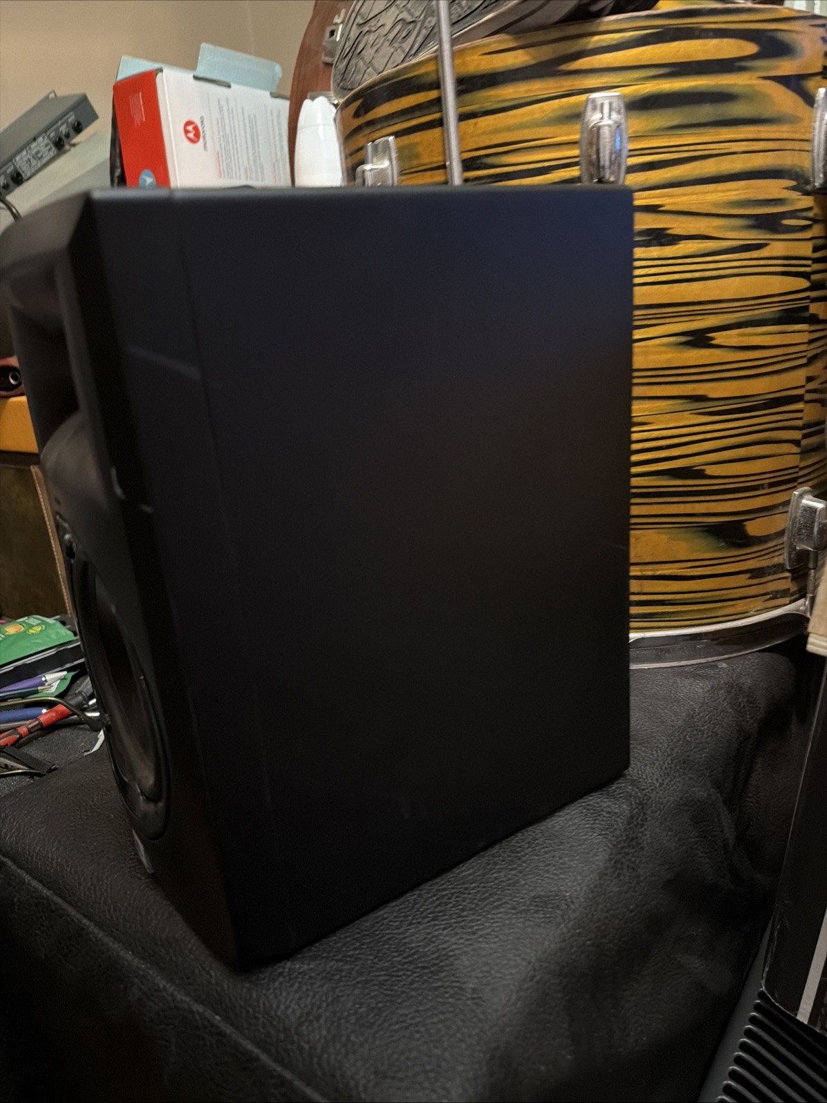 One Jbl Series 3 Linear Spatial Reference Speaker