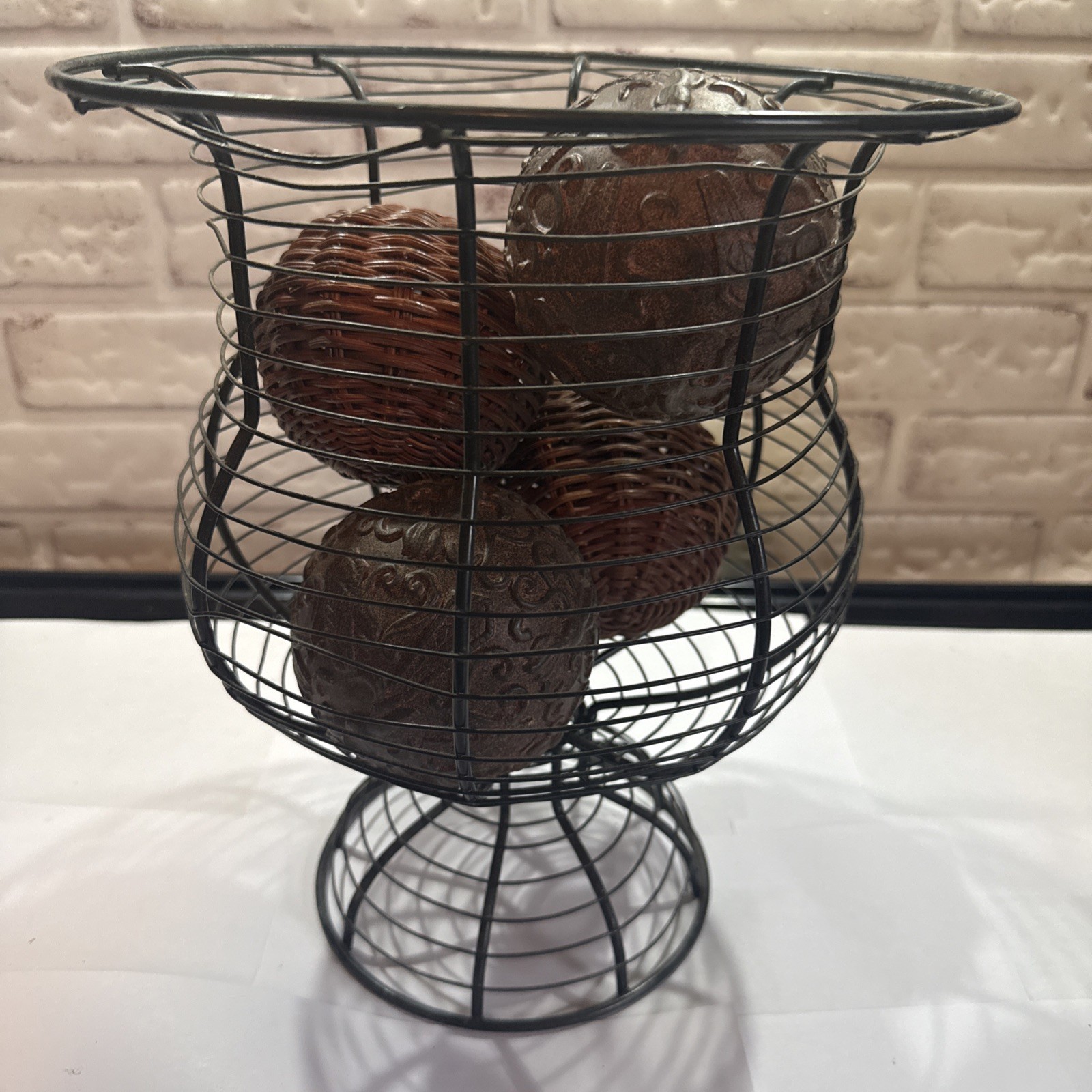 Wire Basket With 2 Wicker Type & 2 Raised Design Ball Deco Pre-Owned