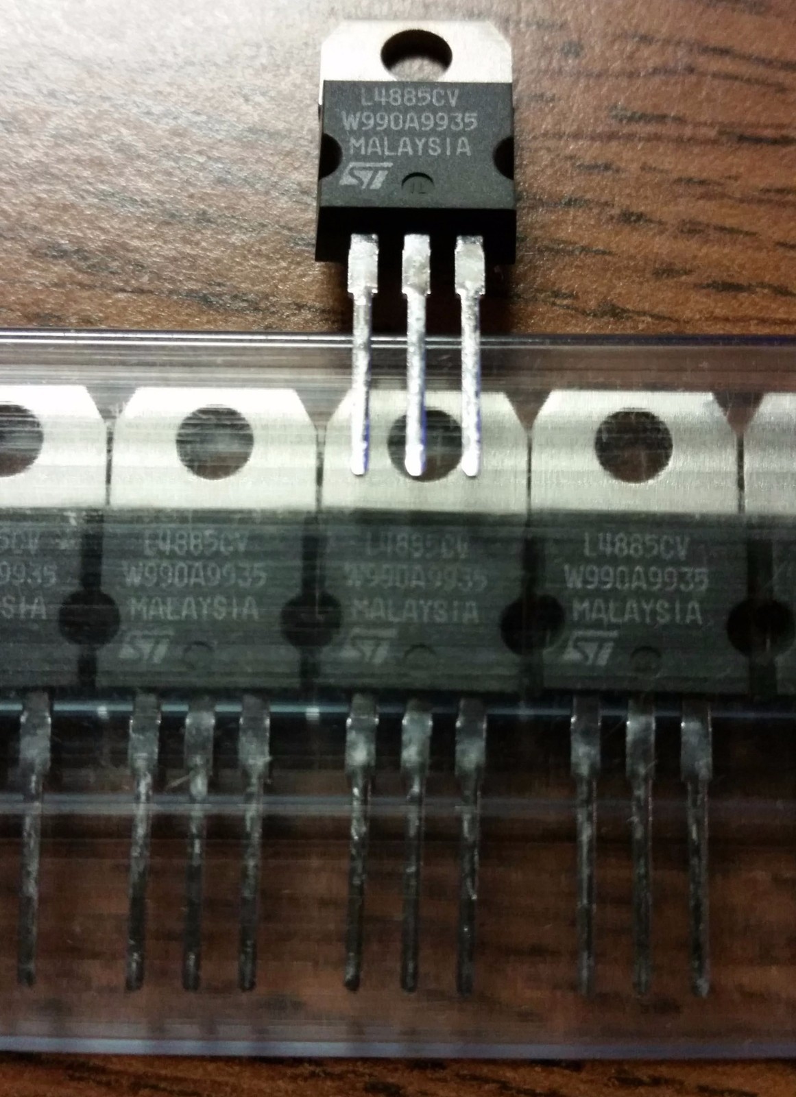 3X / 3 pcs in a lot / L4885CV VOLTAGE REGULATOR by ST / NEW / US Seller