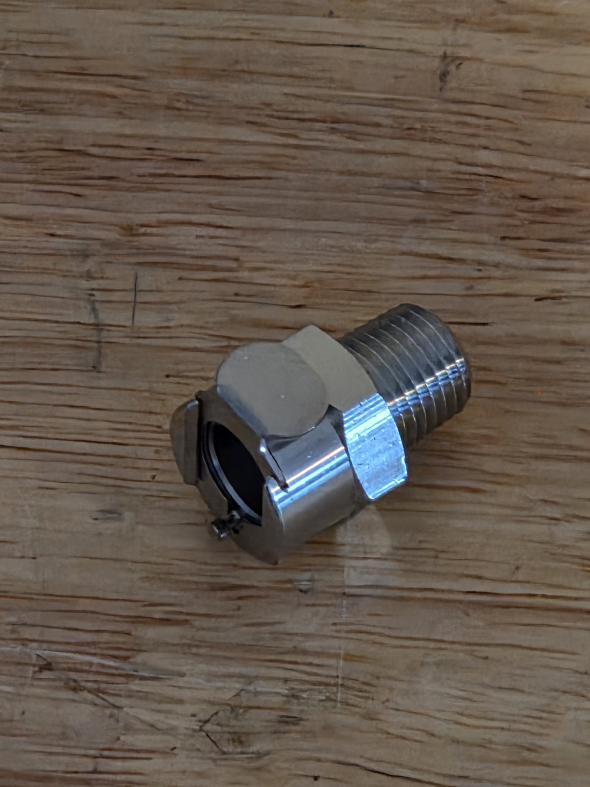 LCD10004  CPC 1/4"NPT BRASS VALVE COUPLING BODY CHROME PLATED 250PSI MAX 1pc