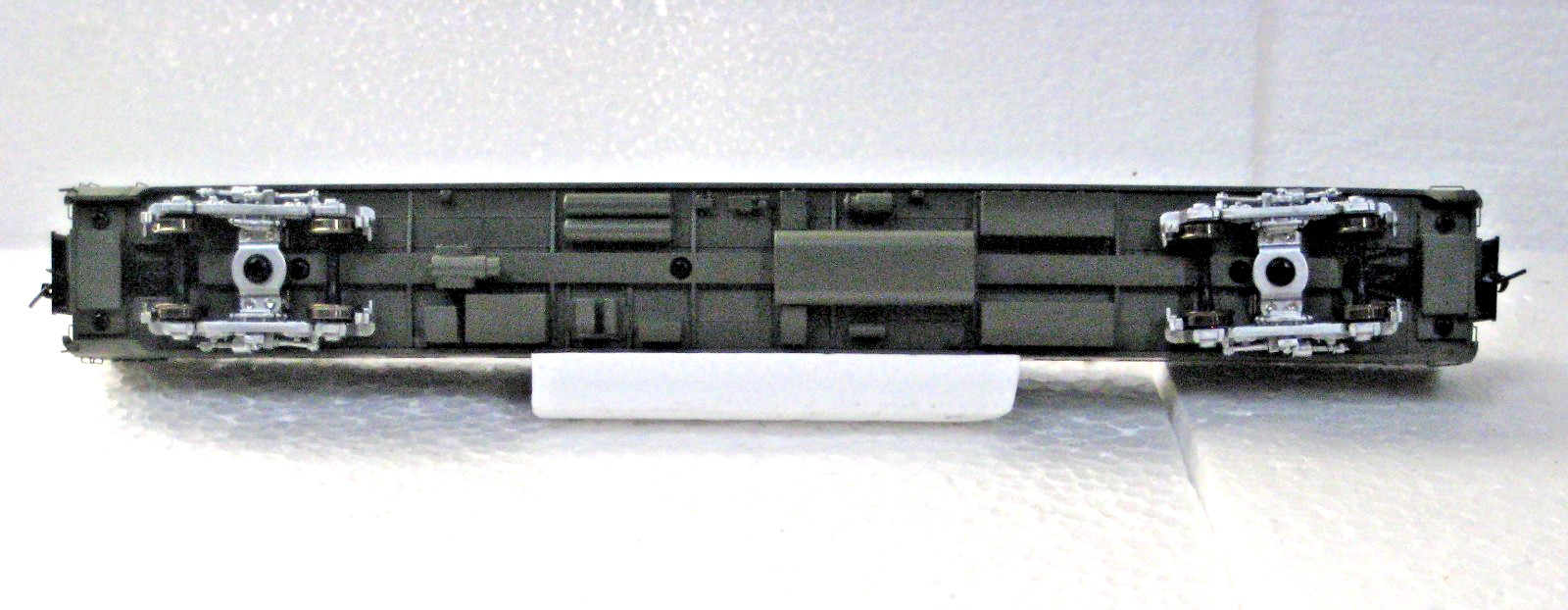 HO WALTHERS SANTA FE PULLMAN-STANDARD 10-6 SLEEPER 932-9382