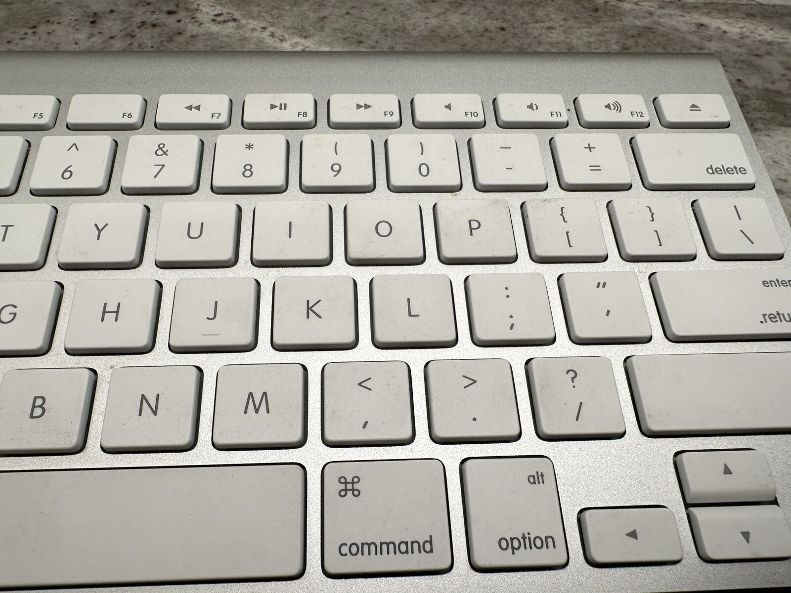 Genuine Apple Wireless Bluetooth Keyboard Model A1314