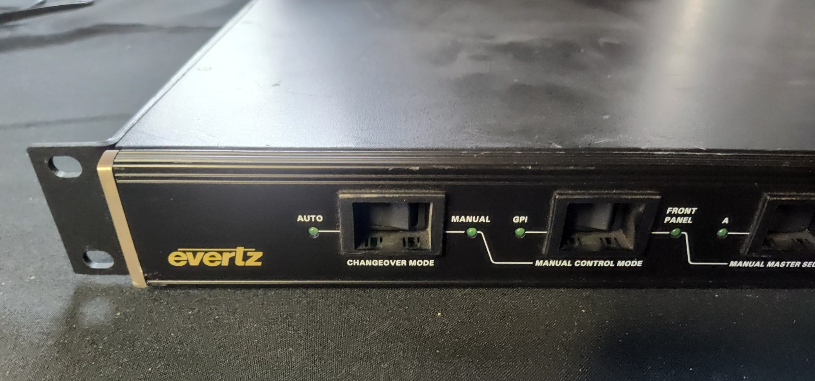 EVERTZ 5600ACO AUTOMATIC CHANGEOVER SYSTEM - (POWER TESTED )