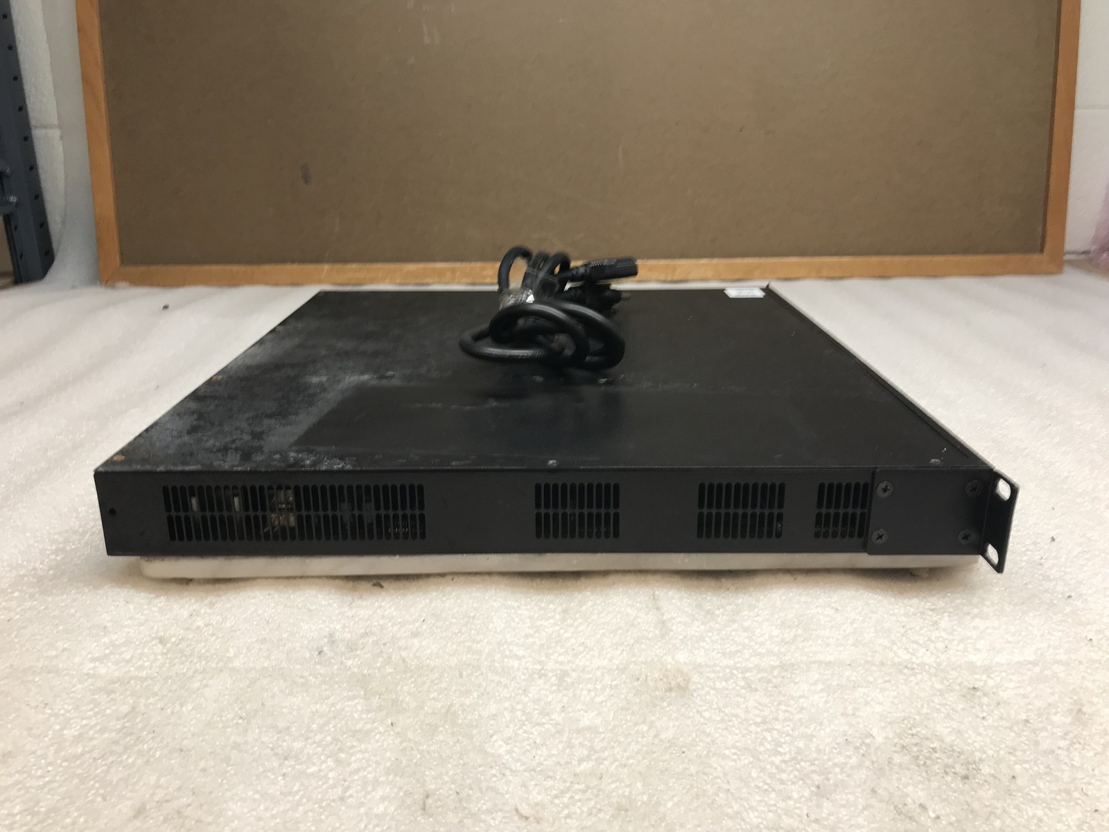 Foundry Networks EdgeIron 24GS 24 Port Gigabit Managed Switch with Rack Ears