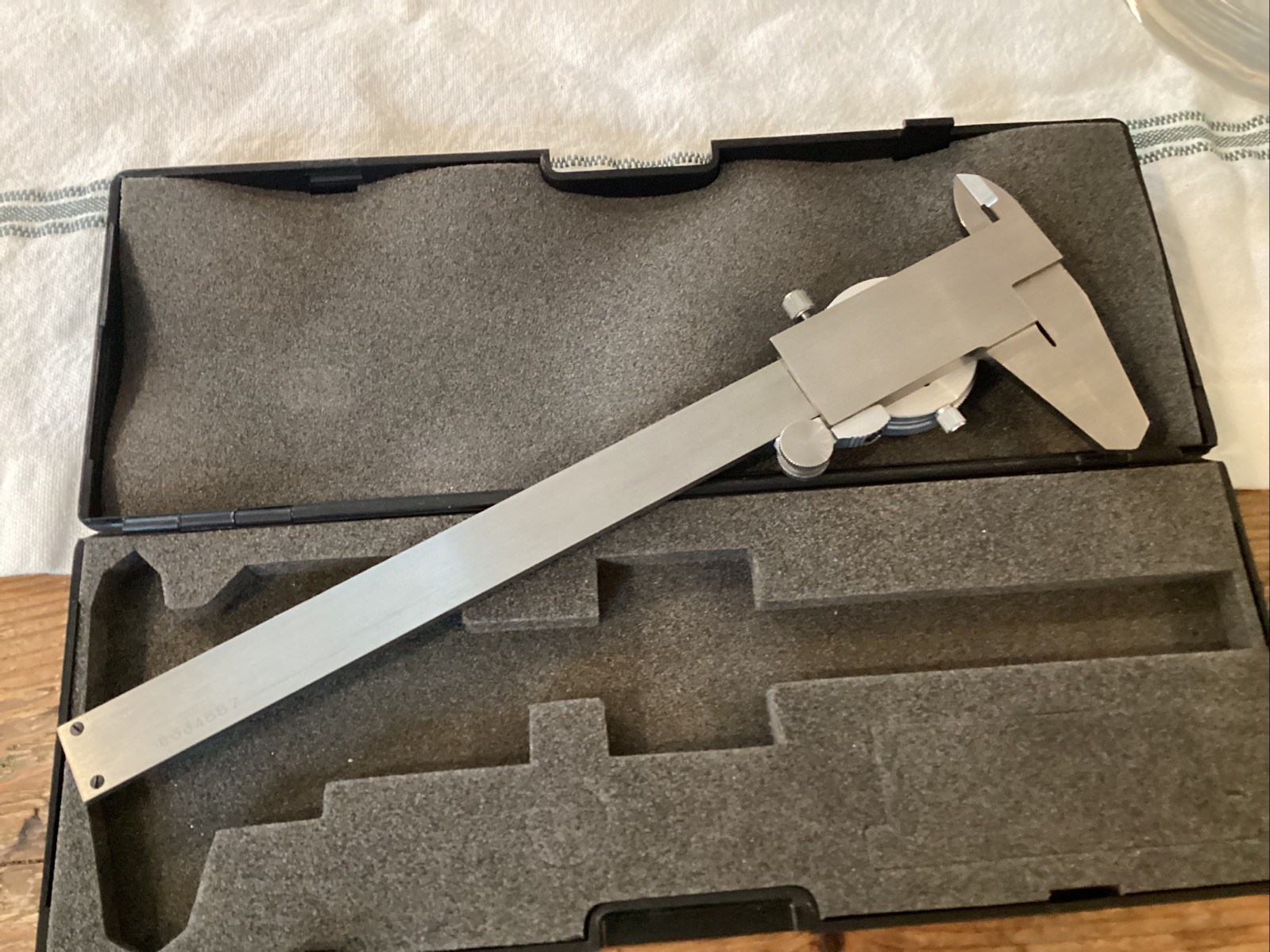 Aerospace Dial Caliper .001 8" w/ Case