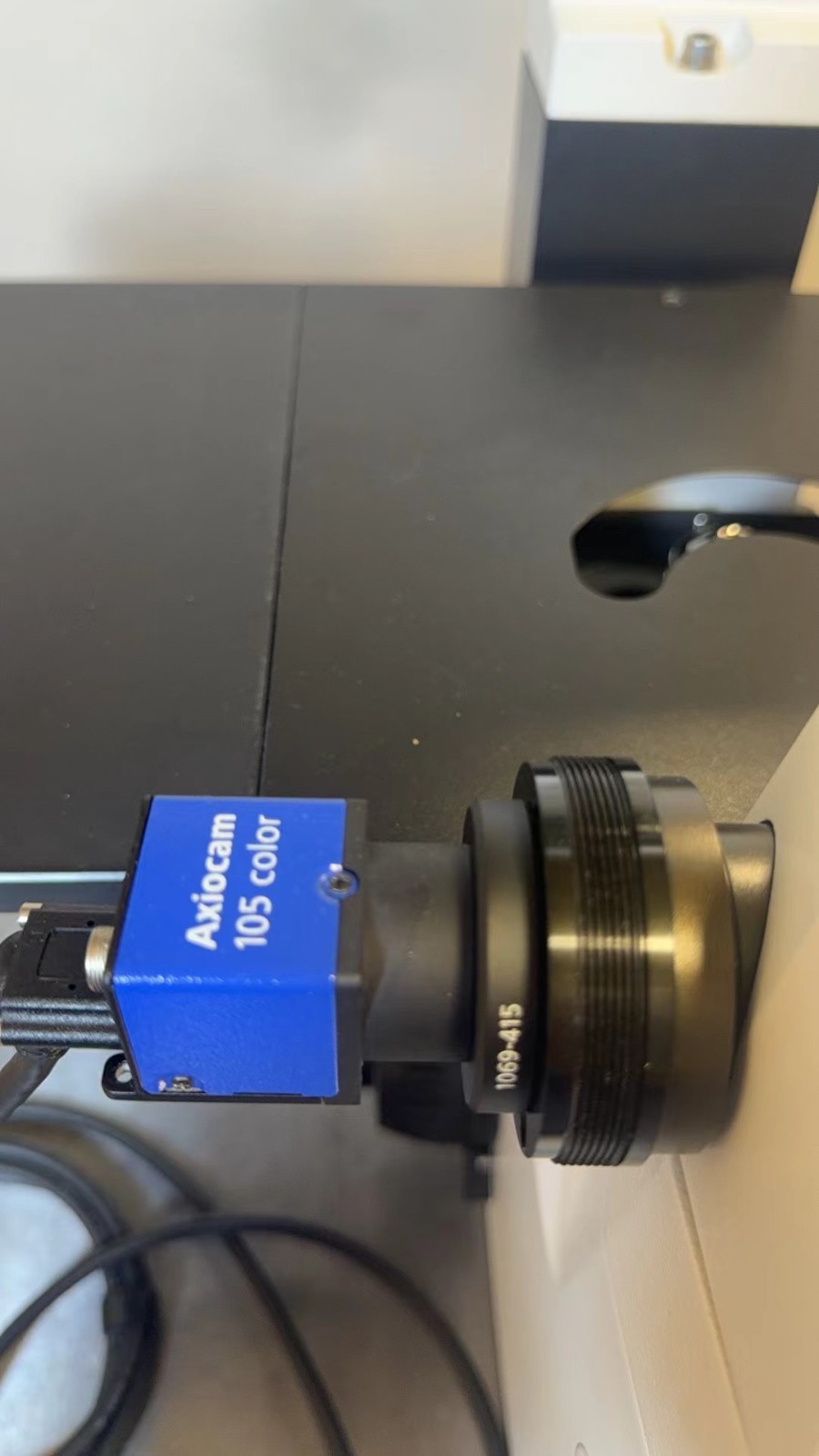 Zeiss Axio Vert.A1 Inverted Fluorescence Microscope w/ Axiocam 105 & 4 Objective