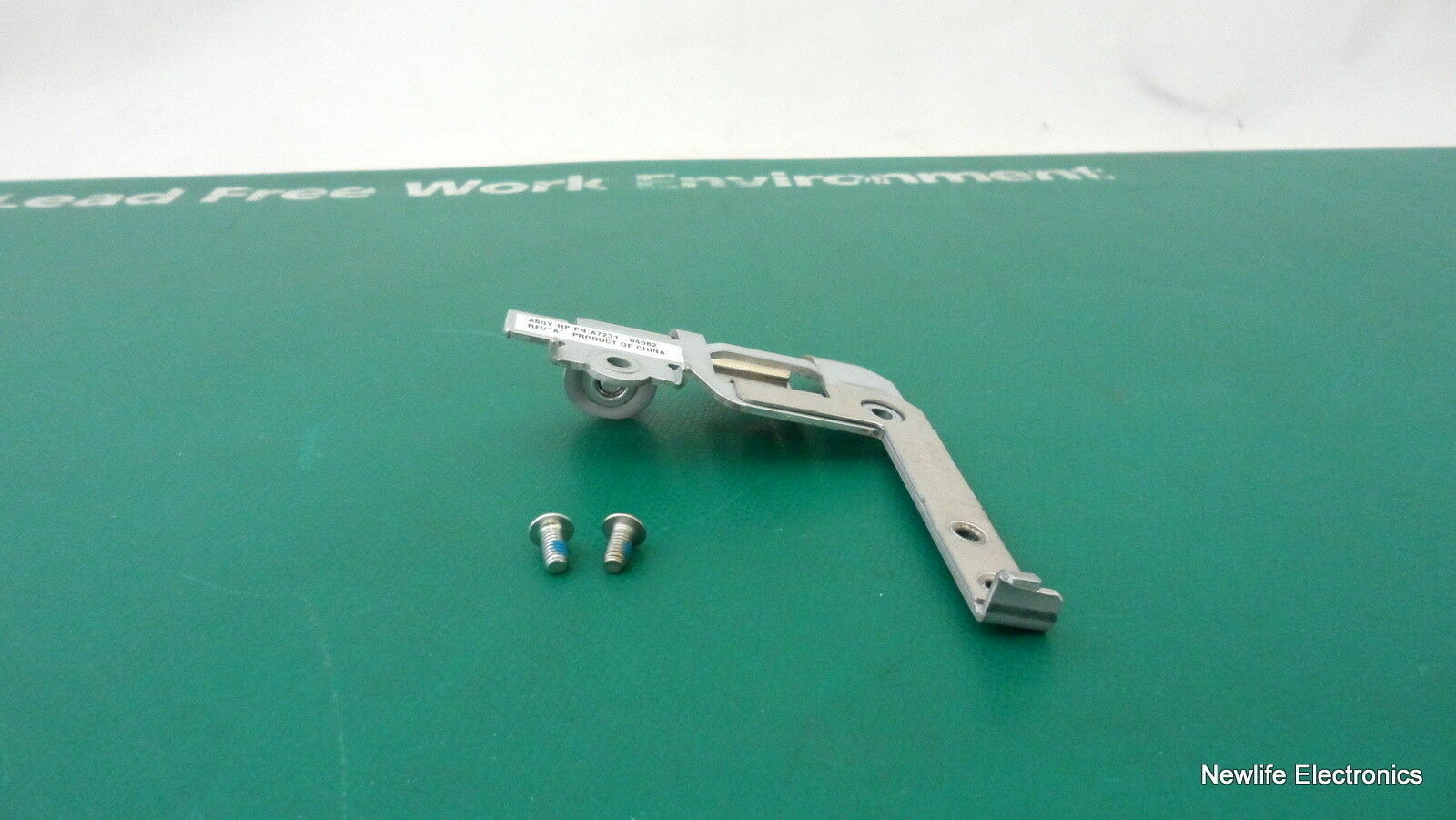 HP A7231-04062 Right Latch Bracket