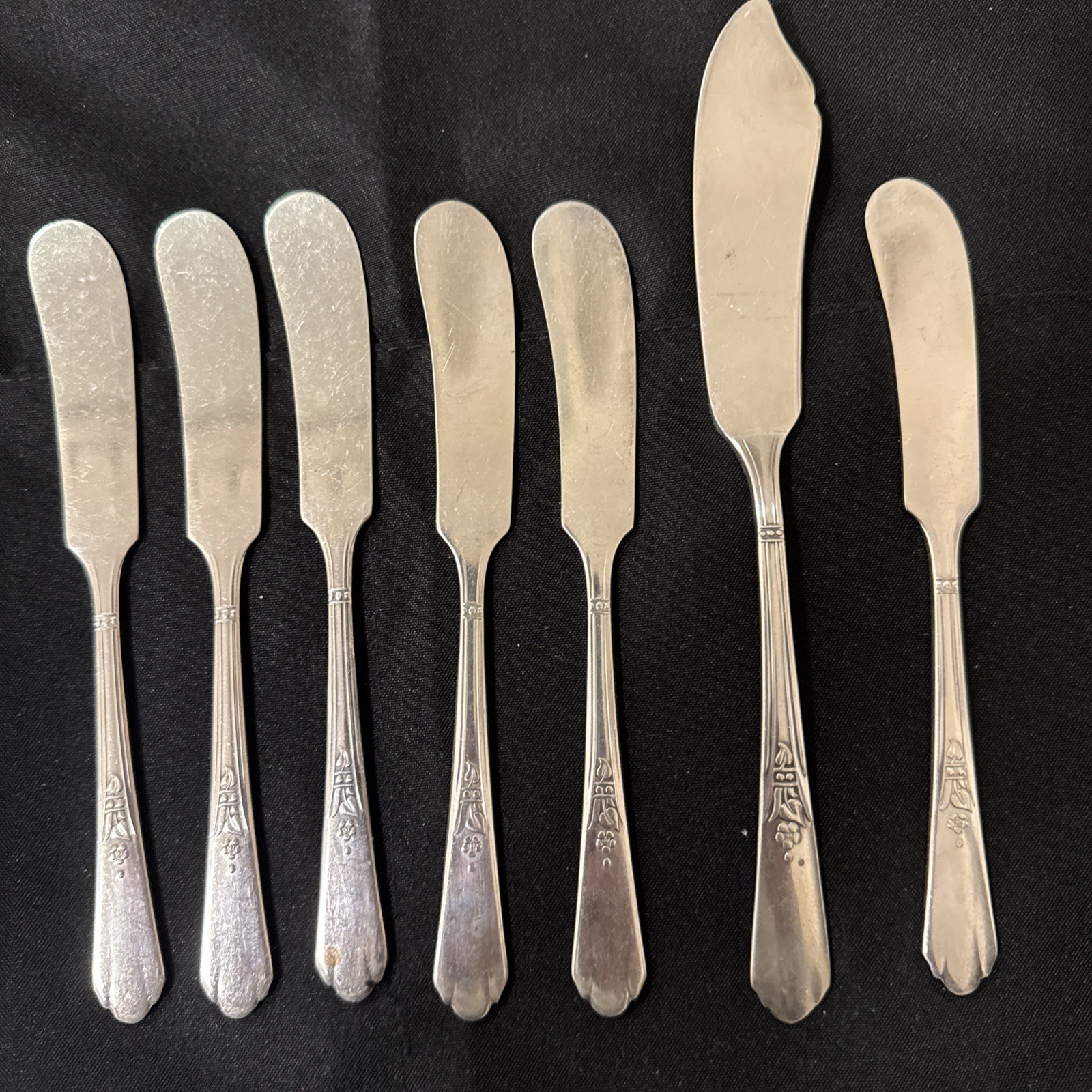 Encore (silver plate 1934) By Oneida 31 Pieces