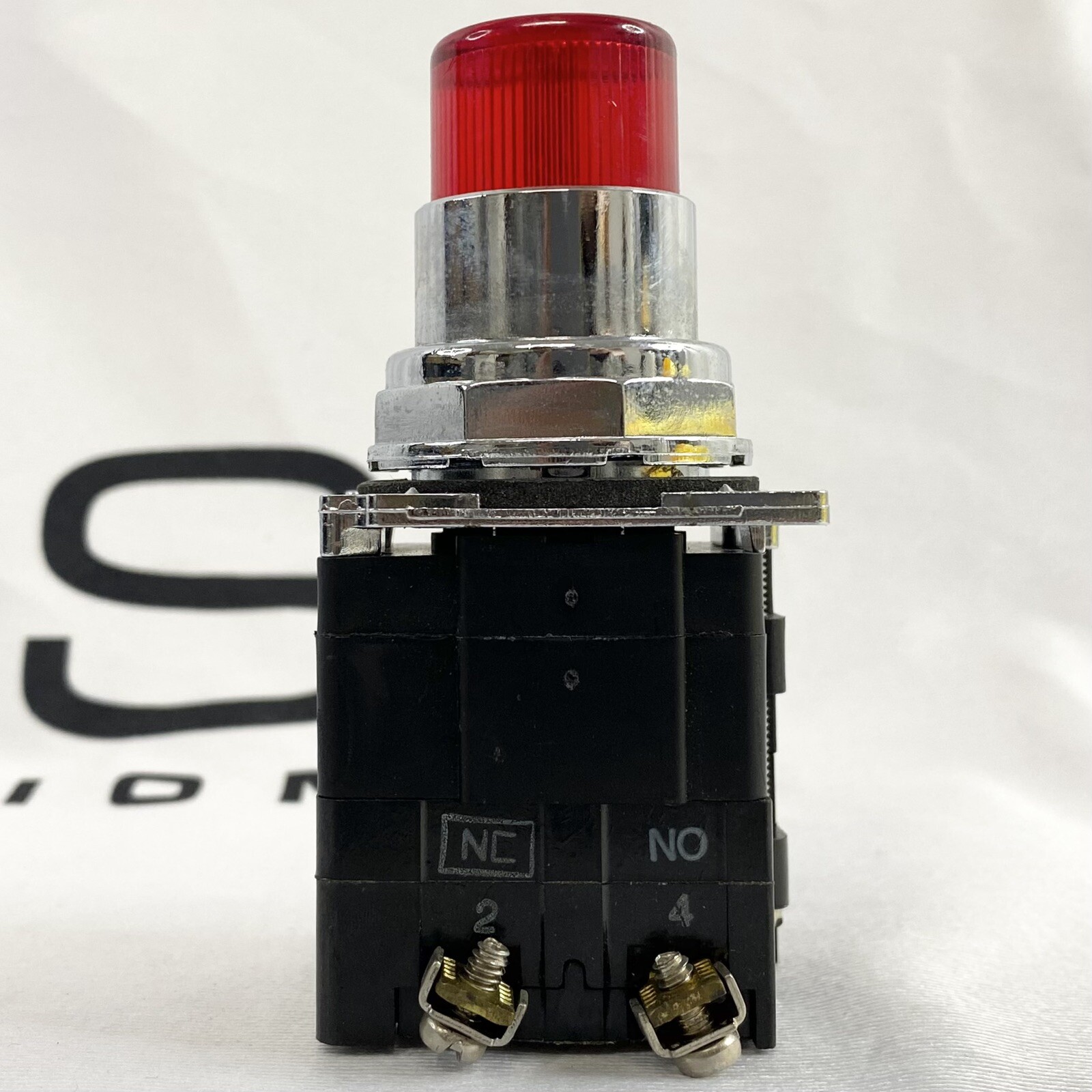 Cutler Hammer 10250T/91000T/E34 L2 TO X2 Red Pushbutton USA