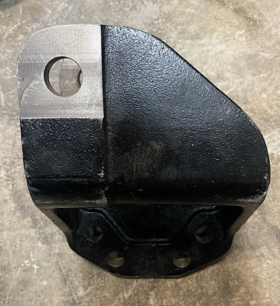 New International 3541830C1 Front Right Spring Hanger Bracket W/Reinforcement