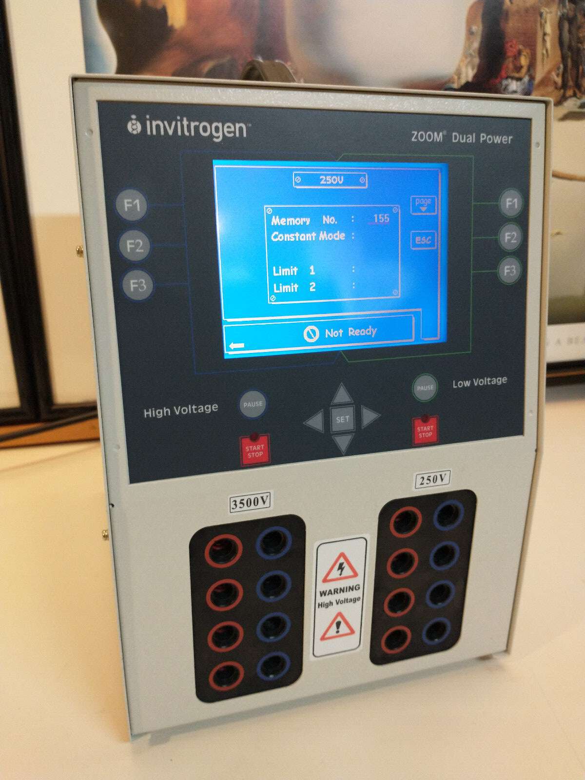 Invitrogen Zoom Dual Electrophoresis Power Supply USED