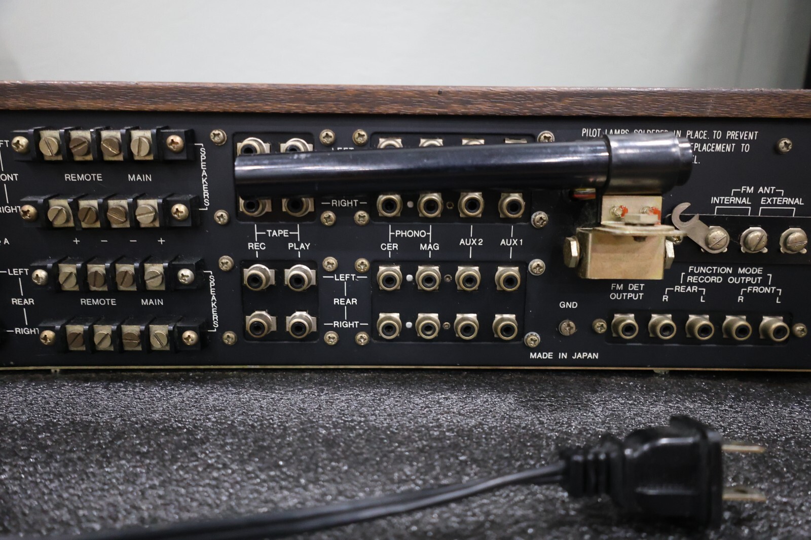 Lafayette Stereo Receiver Model LR-440 LIGHTS UP- Working