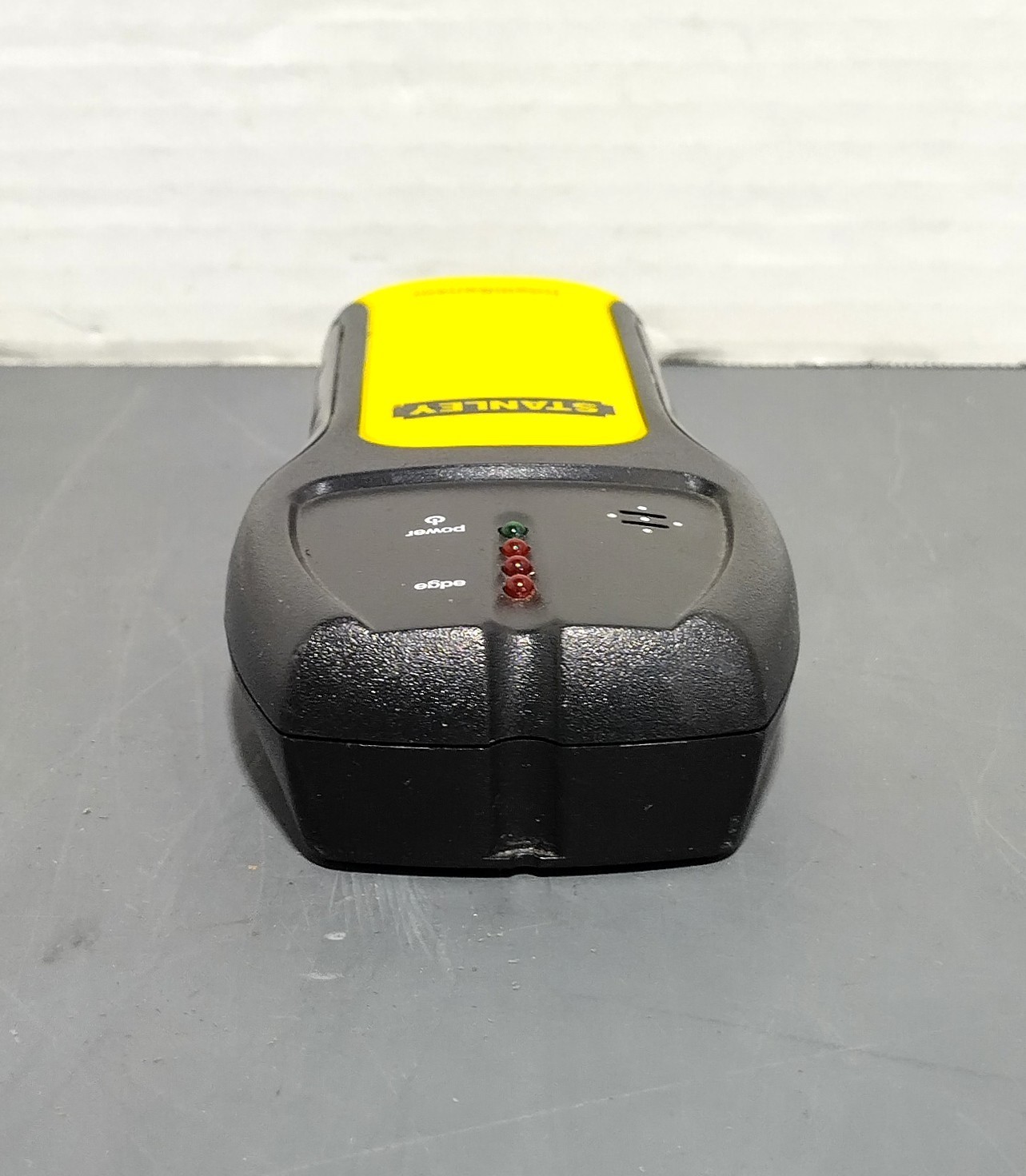 Stanley IntelliSensor Model 77-110 Electronic Handheld Stud Finding Tool