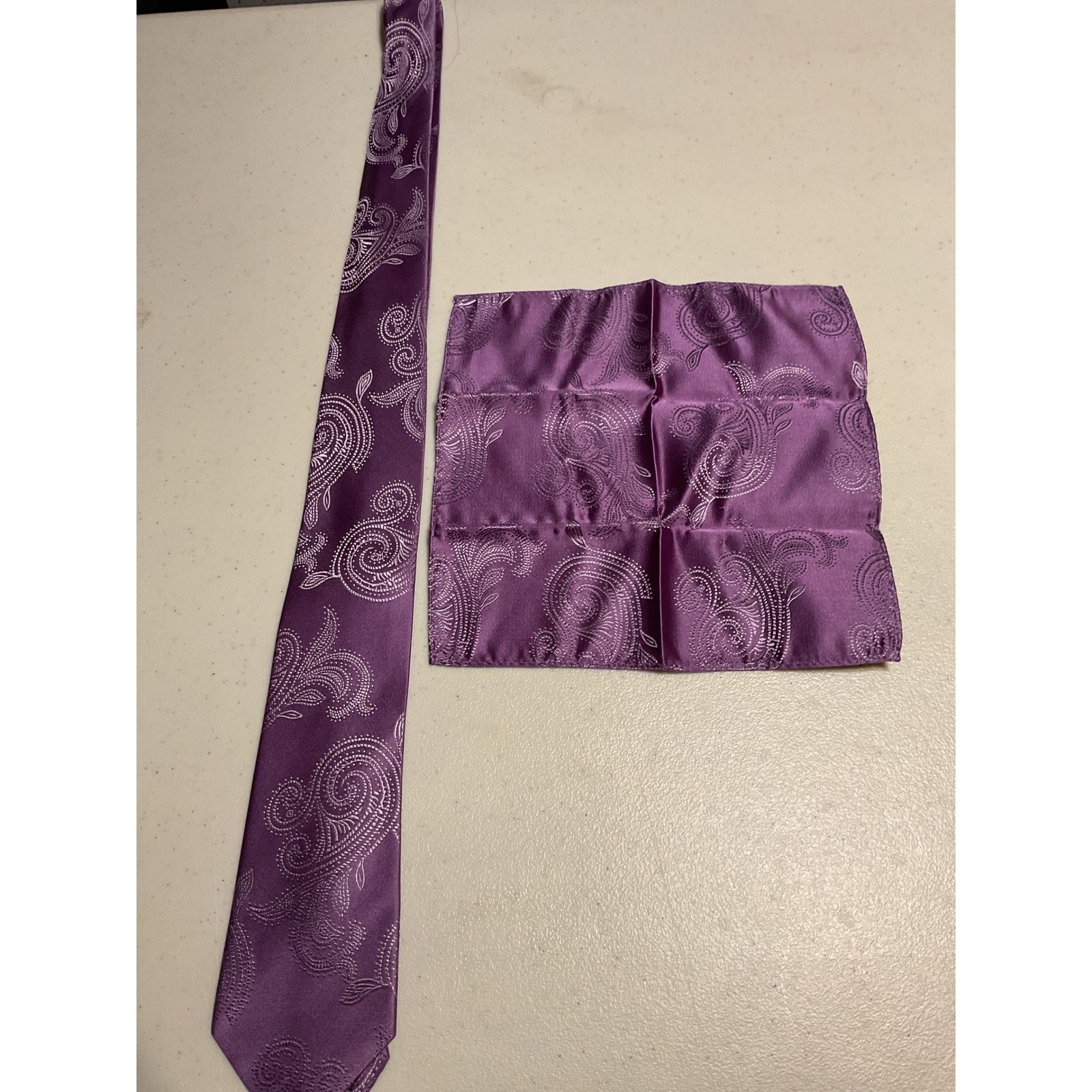 Sean John Purple Paisley Silk Tie Pocket Square Set