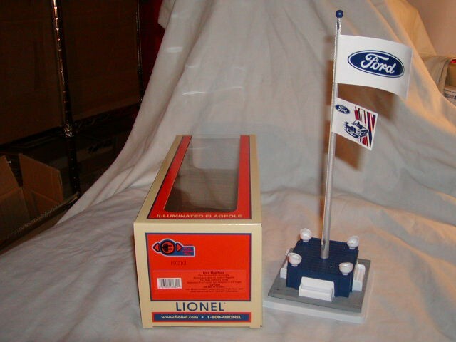 Lionel 2129350 Ford Flag Pole O 027 Plug Expand Play New MIB Flagpole 2021 Seal