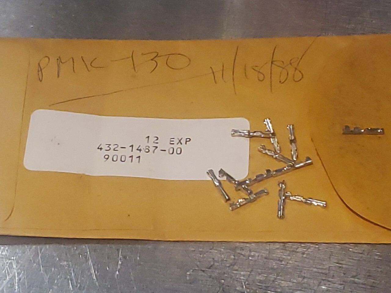 12 New Heathkit Connectors Part #432-1487 NOS for PMK-130