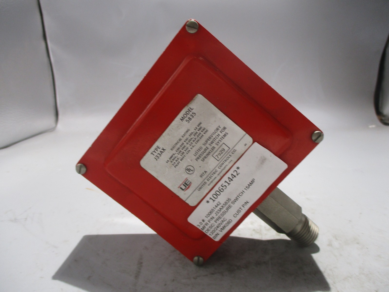 NEW UE UNITED ELECTRIC J33AX-5835 PRESSURE SWITCH