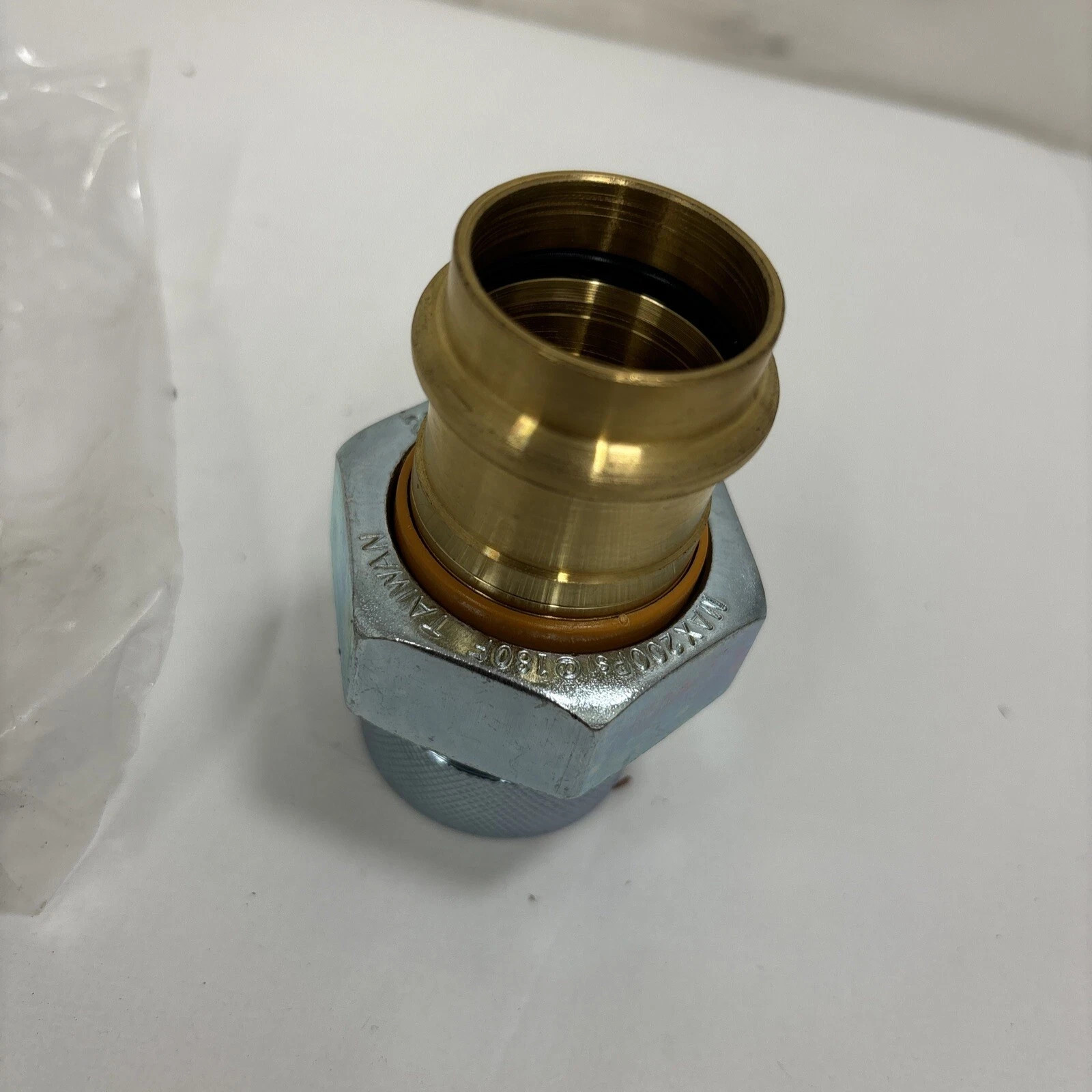 Legend Valve PNL Di-Electric Union 1 in FNPT x 1 in Press Steel