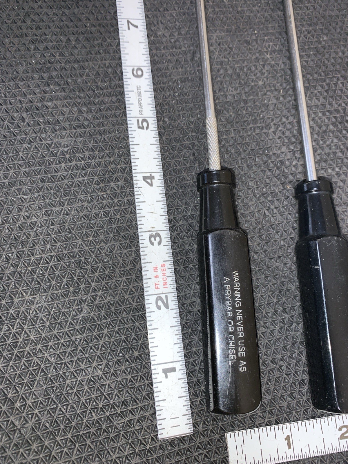 2 sizes vintage Snap On electronics screwdrivers SSDE68B (11") and SSDE66 (9")
