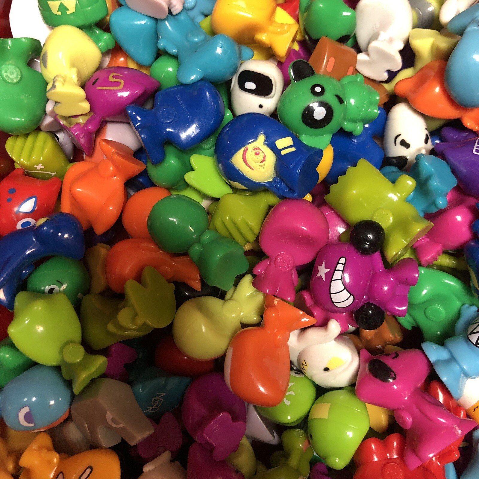 20 RANDOM Series 1 Gogos Crazy Bones w/ chance of Hiraku FIST Ichiro or others