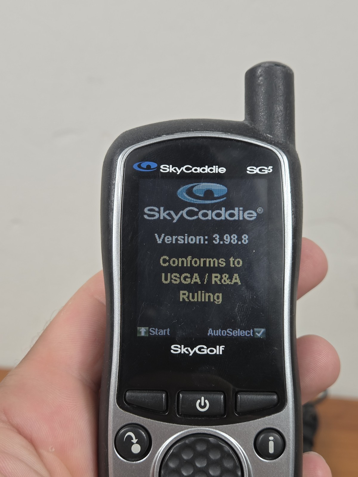 SkyCaddie SG5 Golf GPS Rangefinder Handheld w/ Charging Cable